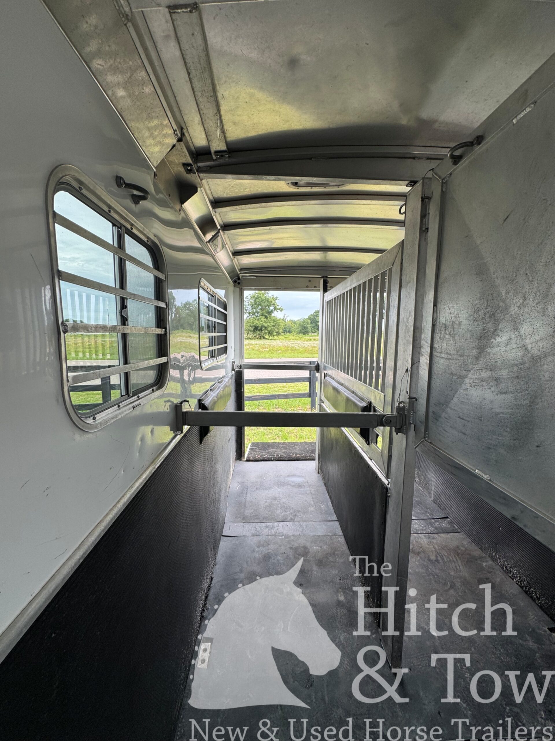 2017 Elite Trailer 4 HORSE HEAD TO HEAD $54,900