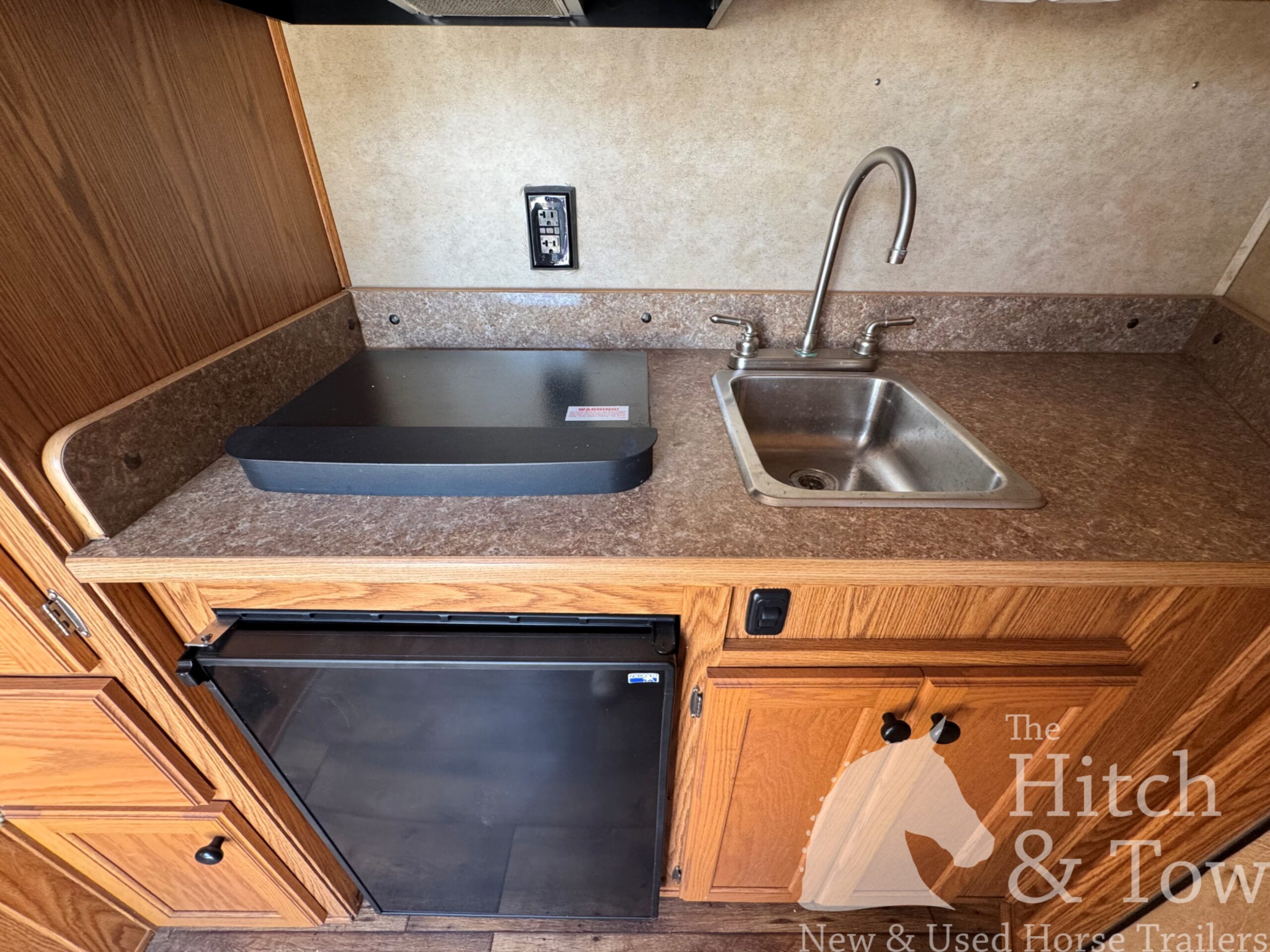 2013 FEATHERLITE 3 HORSE W/ WEEKENDER! $22,500