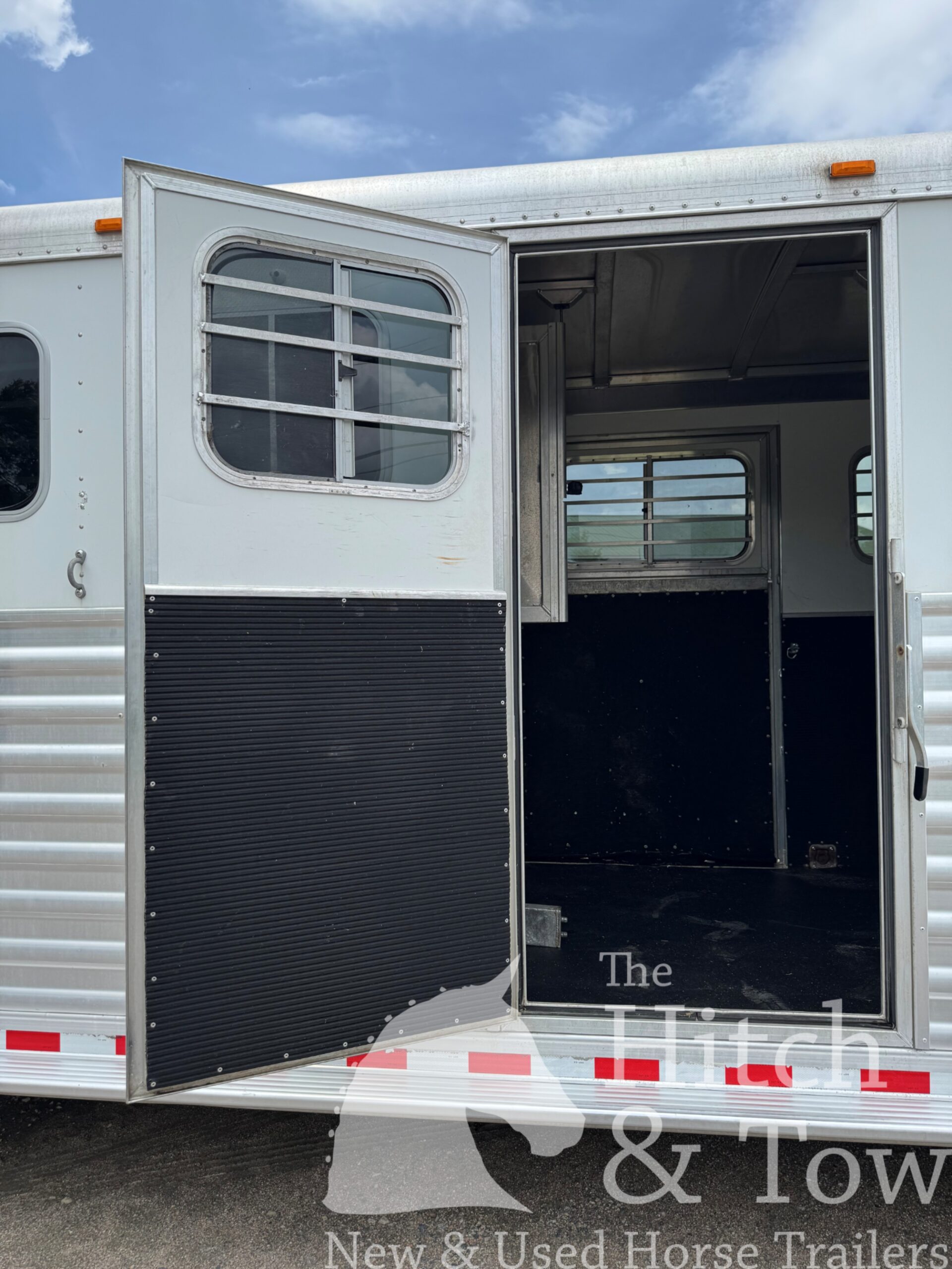 2017 Elite Trailer 4 HORSE HEAD TO HEAD $54,900