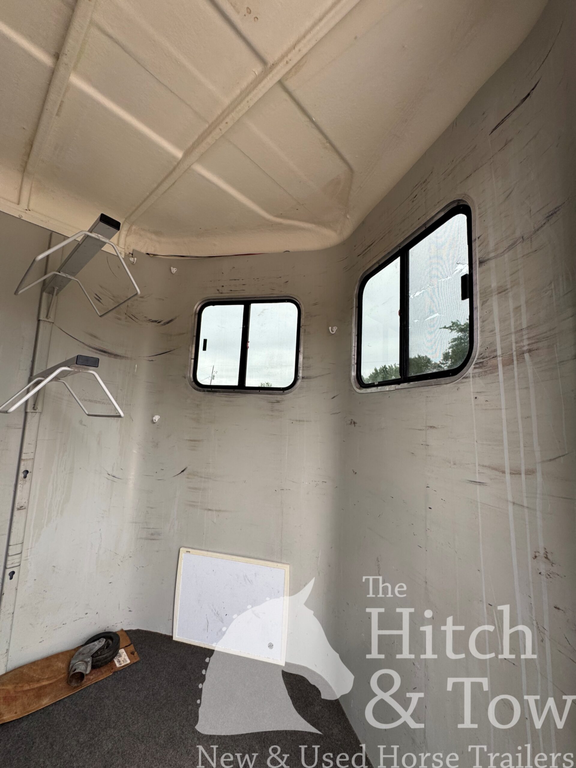 2003 HAWK 2 HORSE BUMPER PULL W/ DRESSING ROOM $7,900