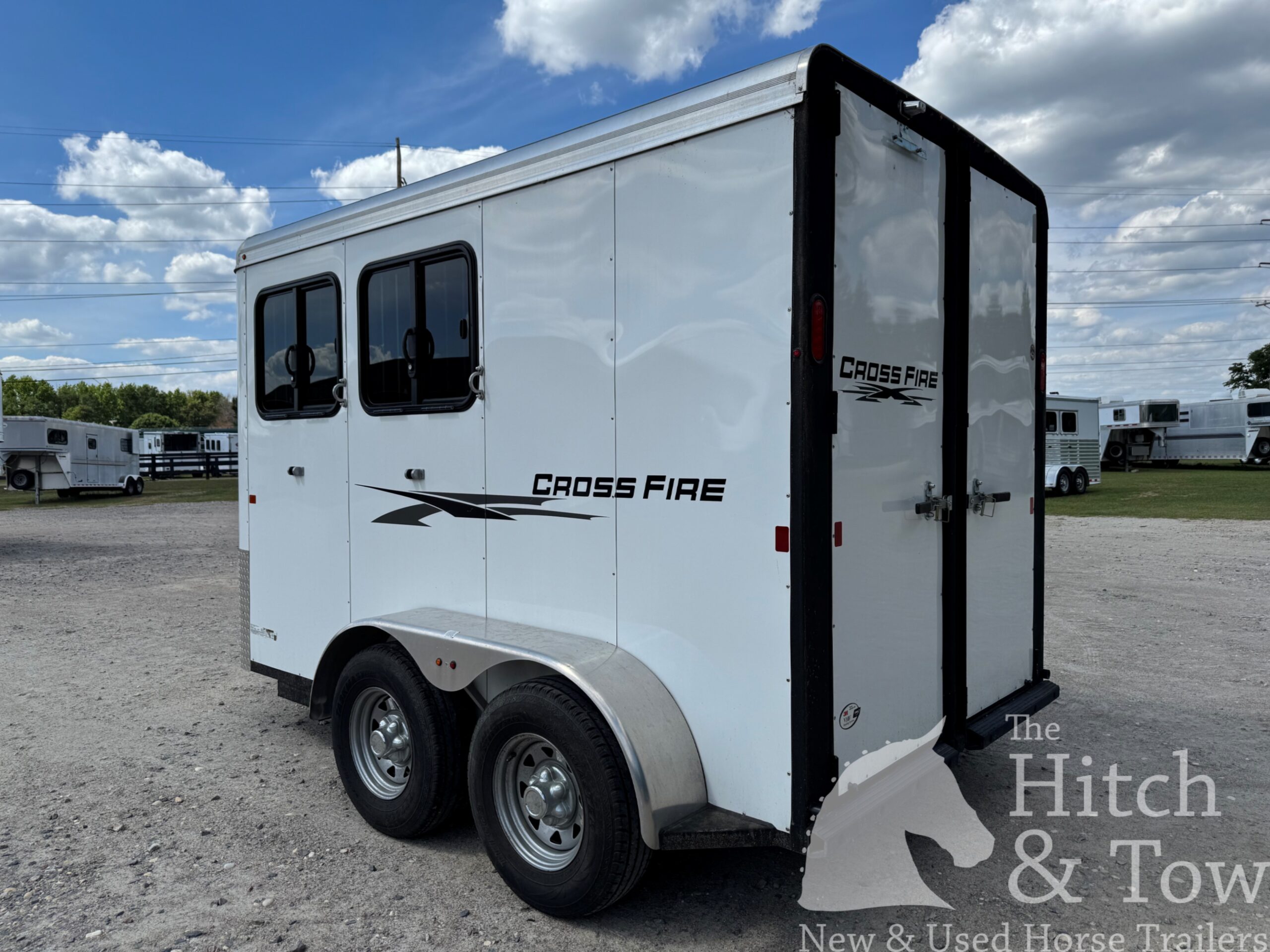2017 LOGAN CROSS FIRE 2 HORSE SLANT BUMPER PULL TRAILER $13,500