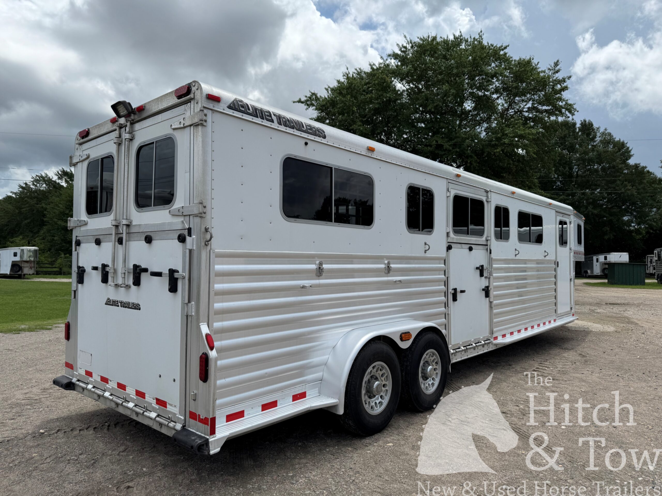 2017 Elite Trailer 4 HORSE HEAD TO HEAD $54,900
