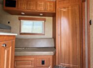 LIGHTLY USED! 2018 SHADOW 4 HORSE SLANT LOAD WEEKENDER W/ UPGRADES! $31,900