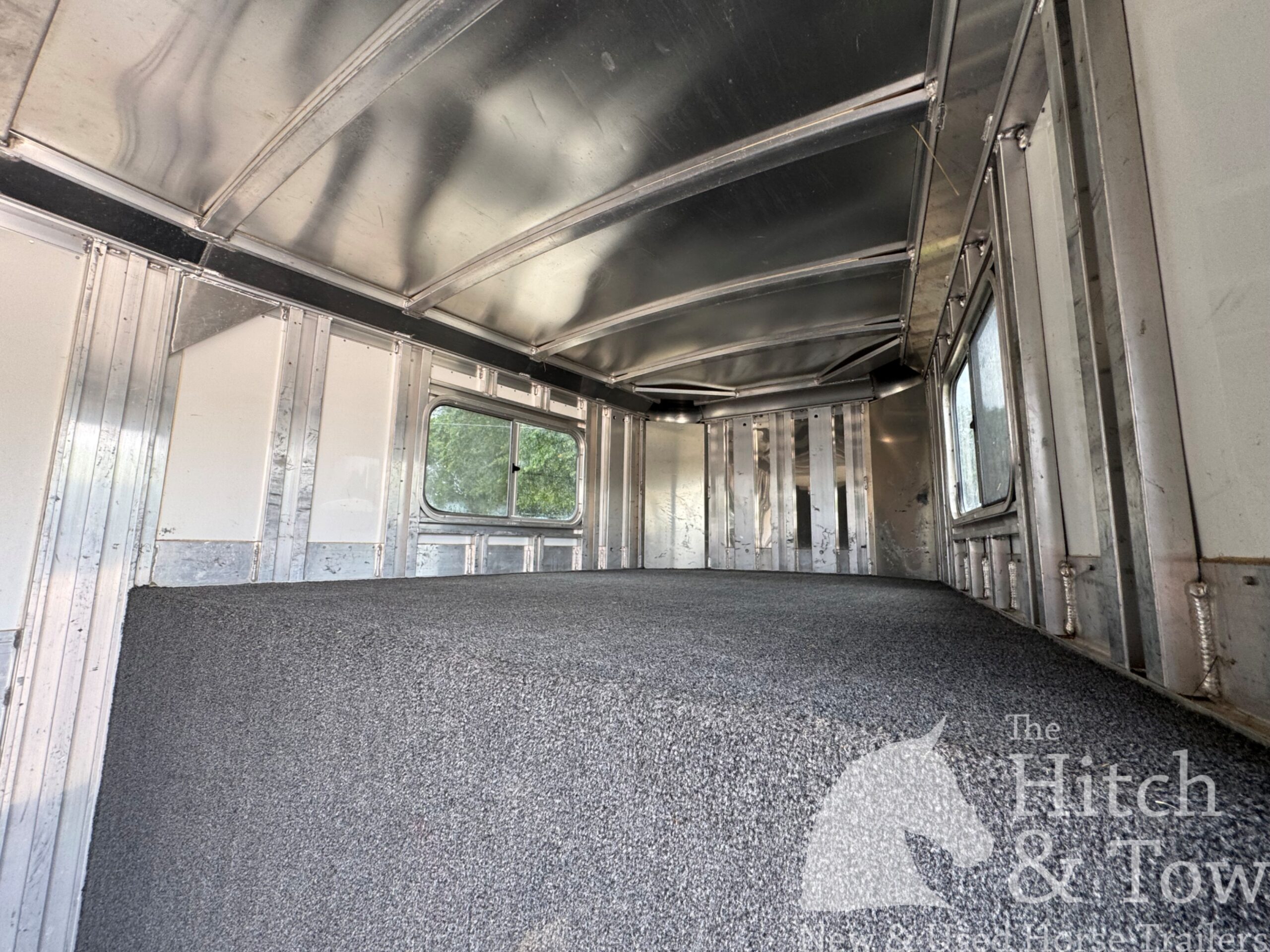 2017 Elite Trailer 4 HORSE HEAD TO HEAD $54,900