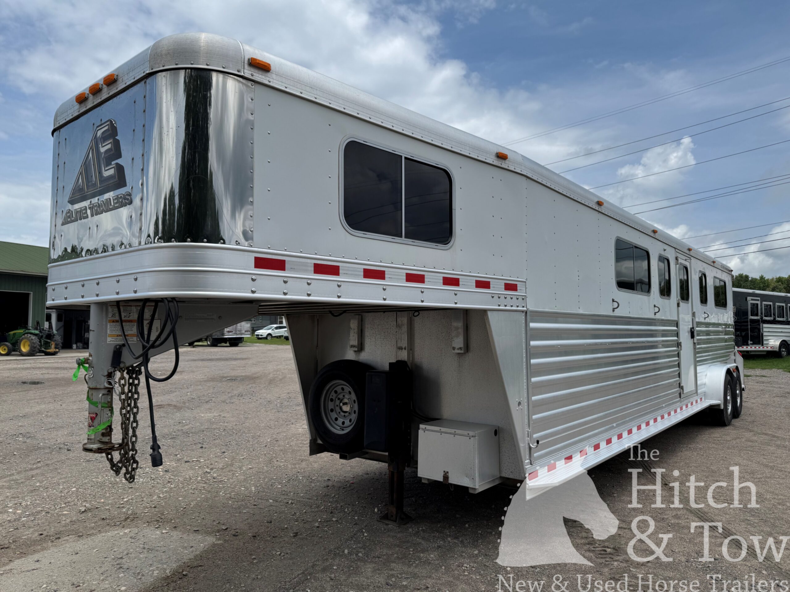 2017 Elite Trailer 4 HORSE HEAD TO HEAD $54,900