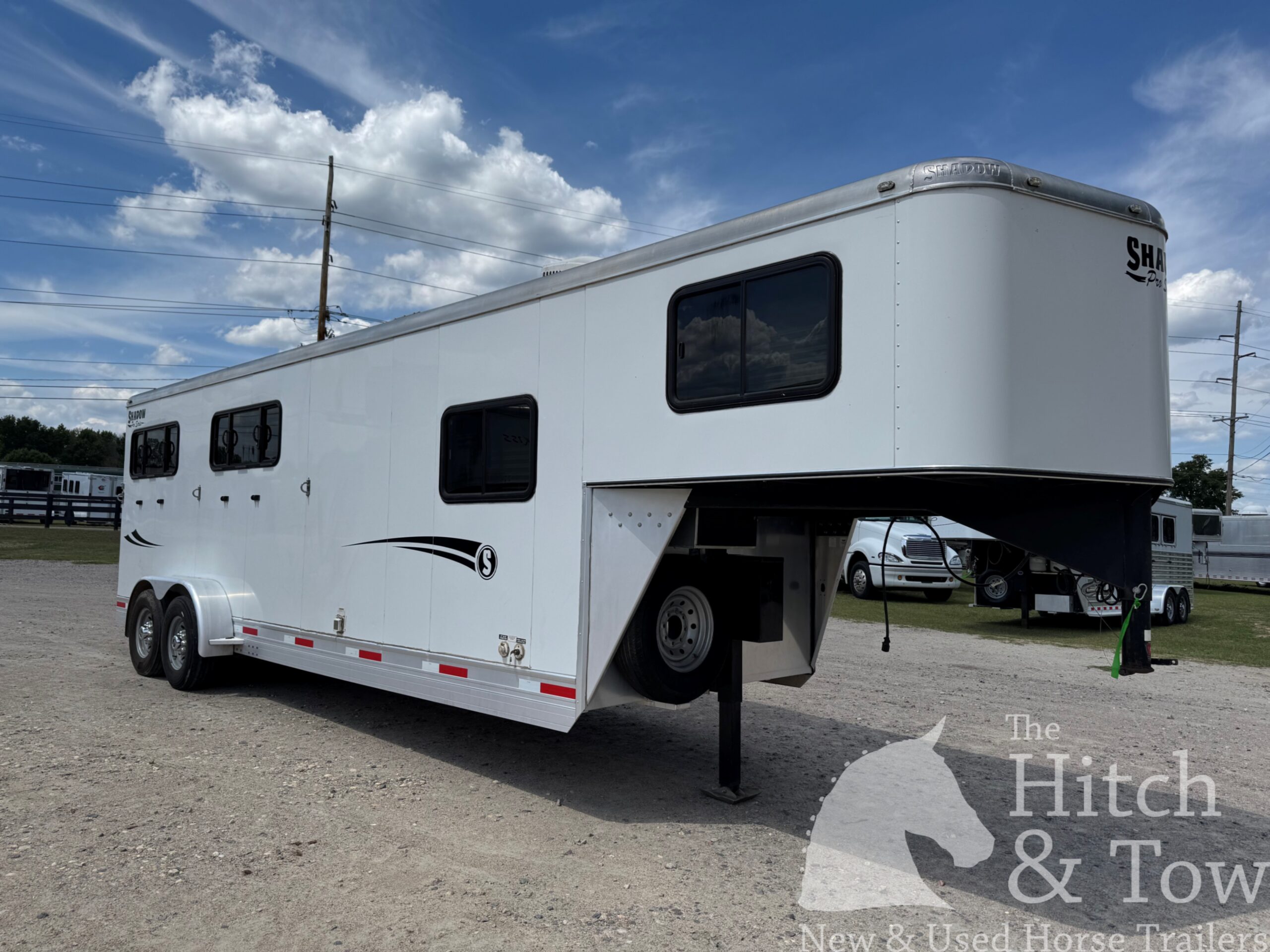 LIGHTLY USED! 2018 SHADOW 4 HORSE SLANT LOAD WEEKENDER W/ UPGRADES! $31,900