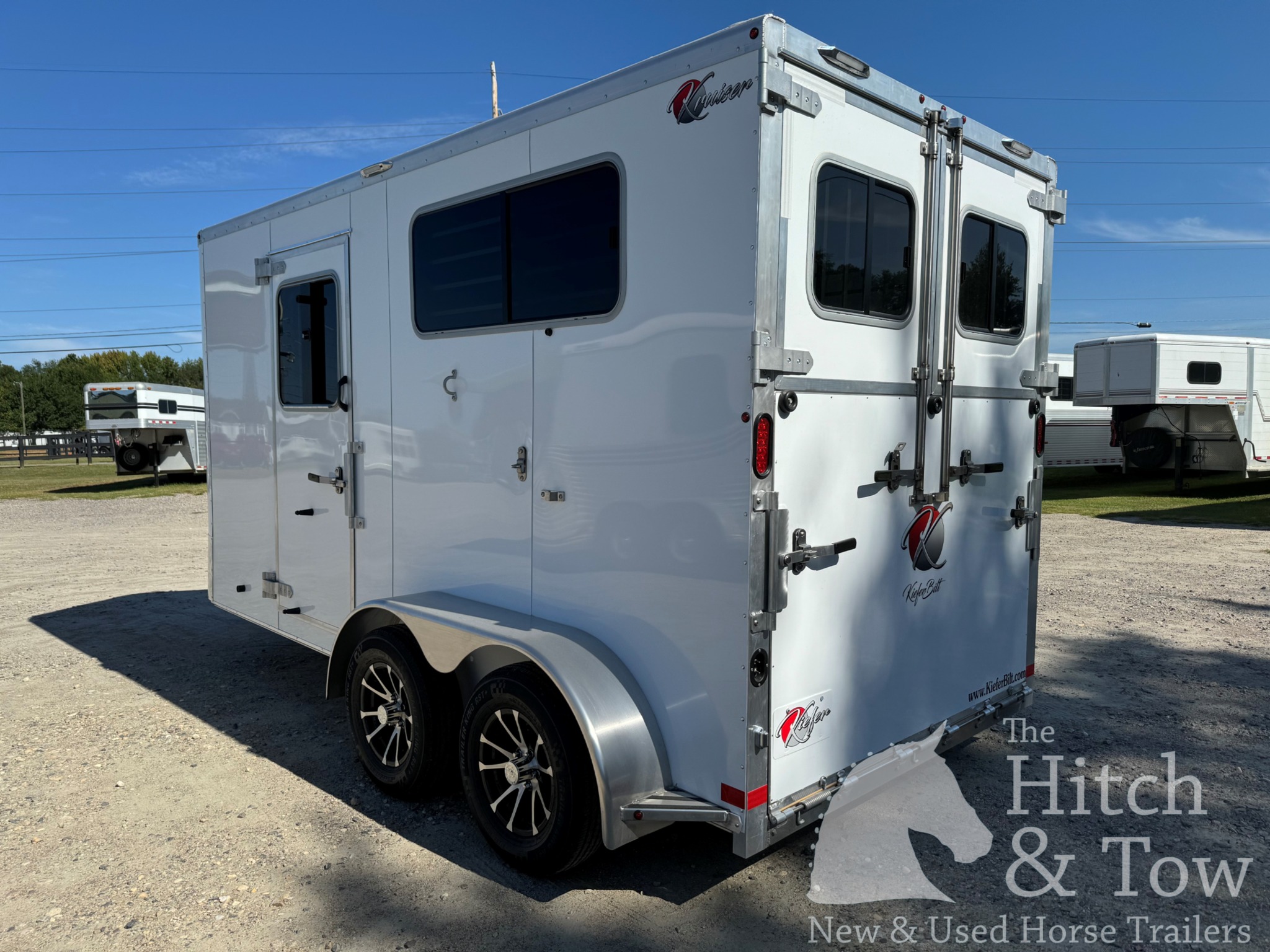 2027 KIEFERBILT KRUISER 2 HORSE BUMPER PULL W/ DRESSING ROOM $24,500