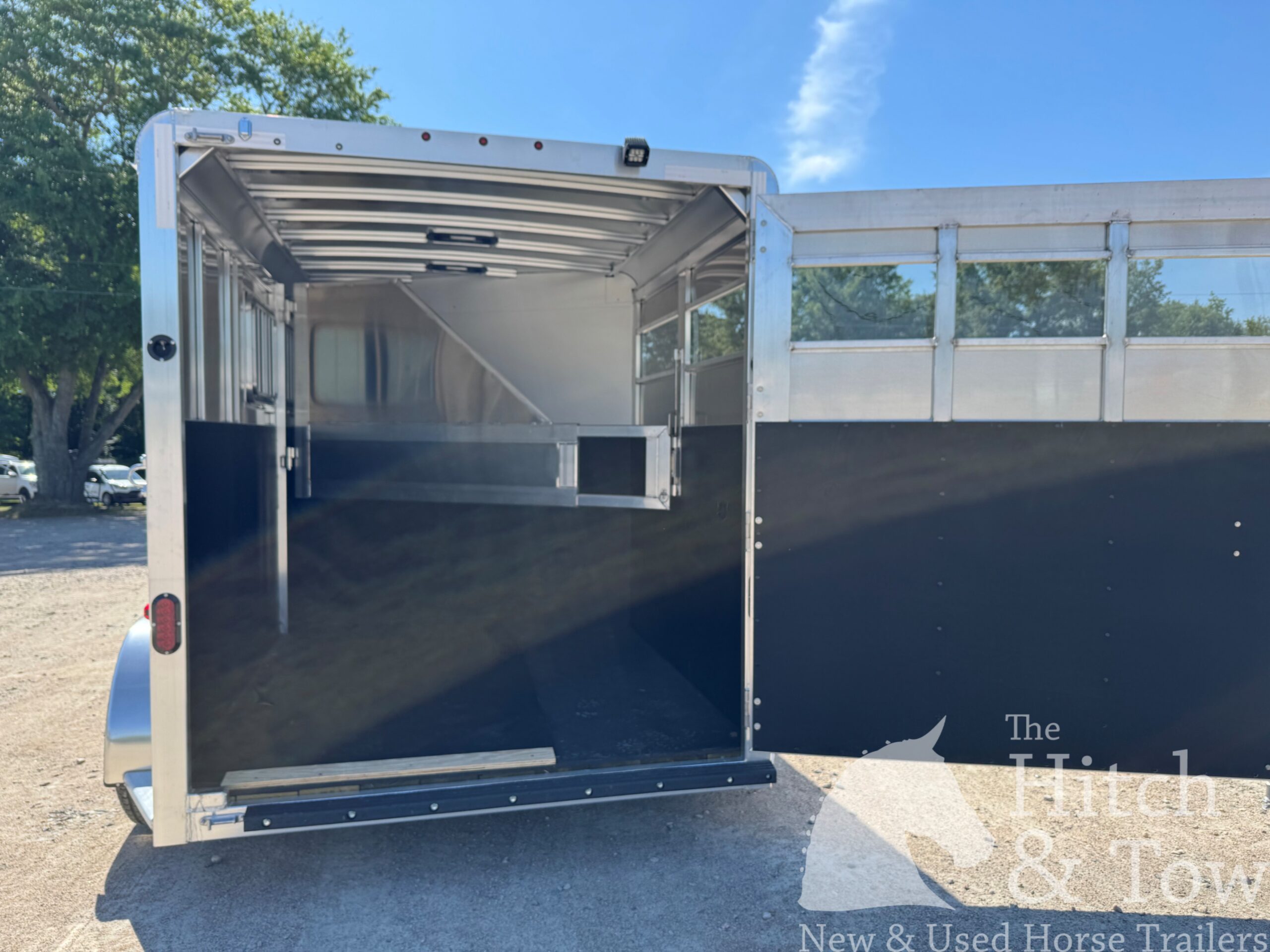 2026 ADAM 2 HORSE SLANT LOAD BUMPER PULL $15,900