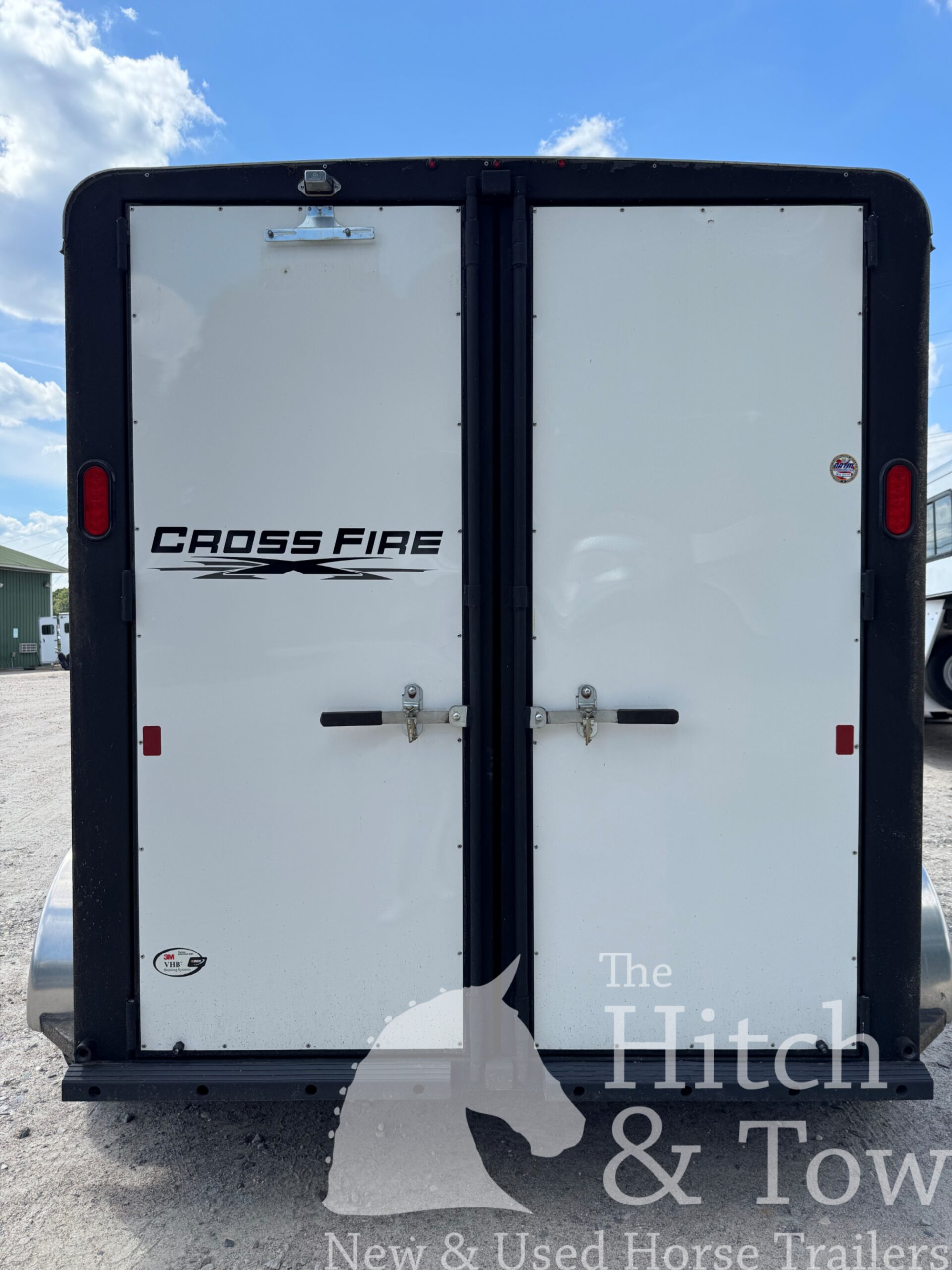 2017 LOGAN CROSS FIRE 2 HORSE SLANT BUMPER PULL TRAILER $13,500