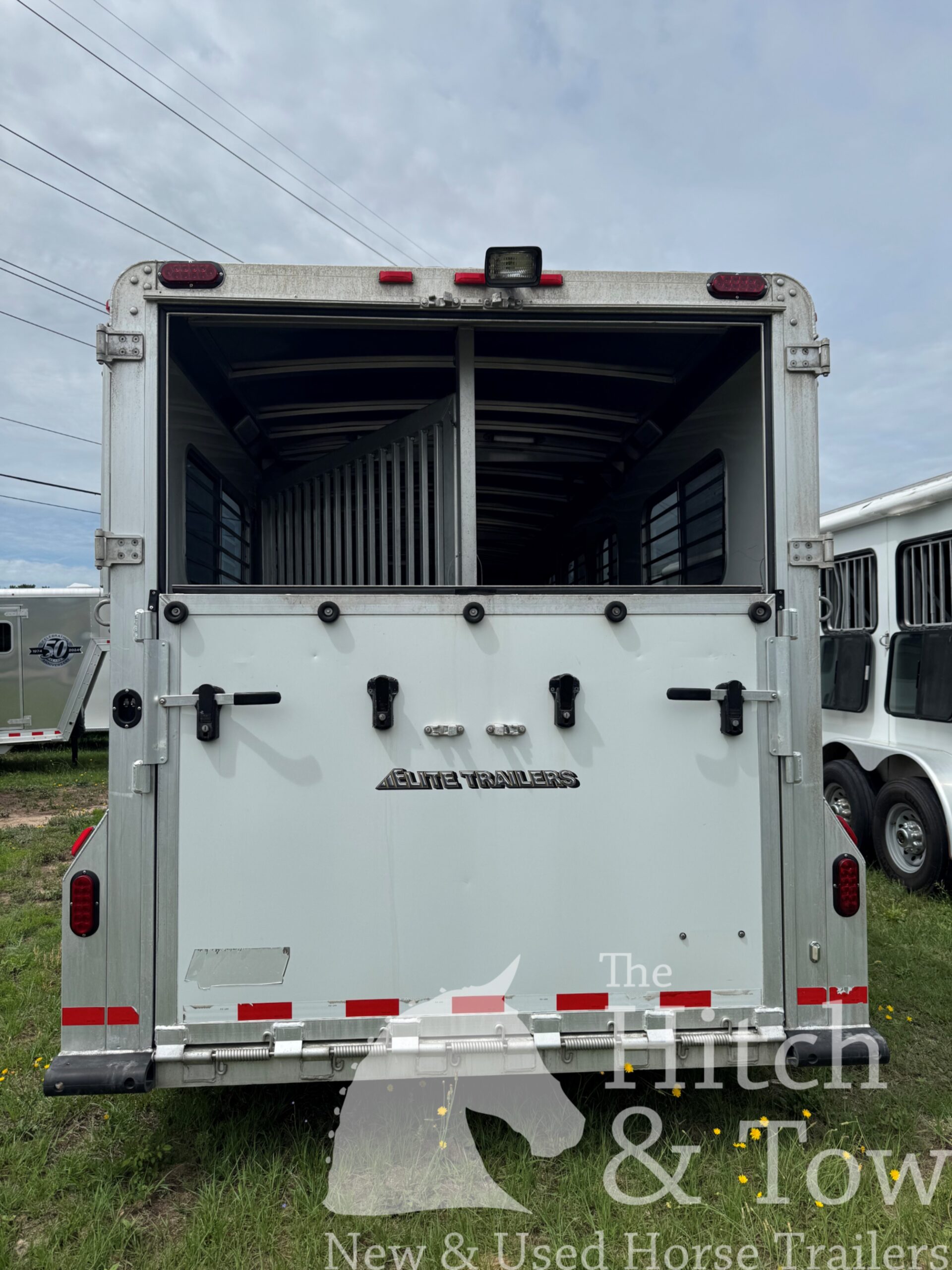 2017 Elite Trailer 4 HORSE HEAD TO HEAD $54,900