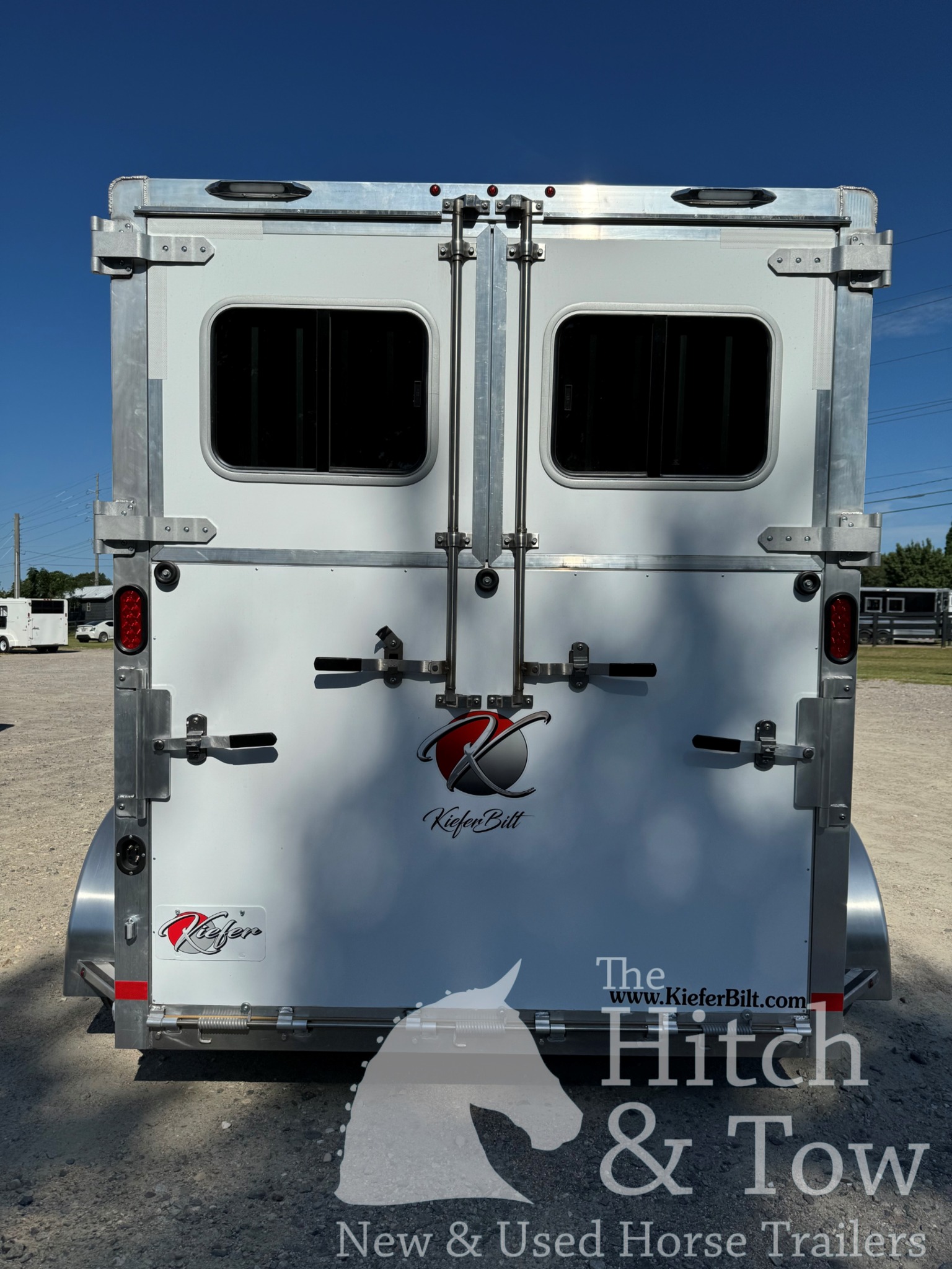 2027 KIEFERBILT KRUISER 2 HORSE BUMPER PULL W/ DRESSING ROOM $24,500