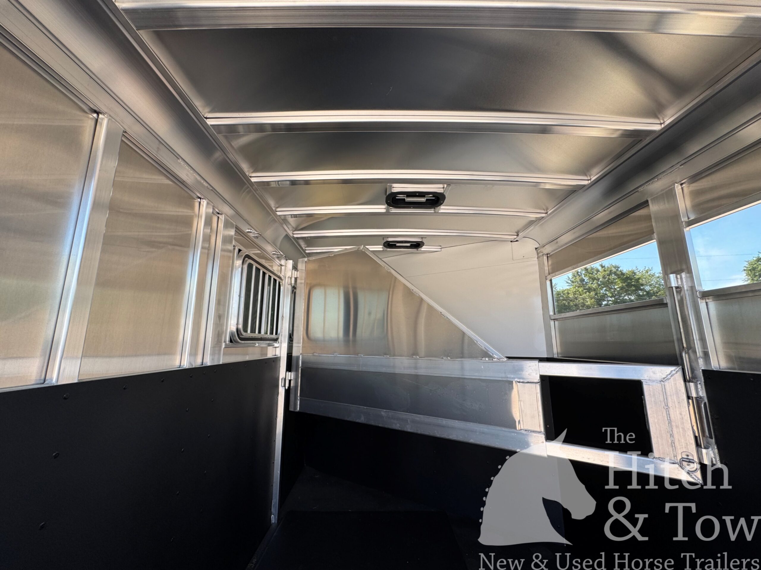 2026 ADAM 2 HORSE SLANT LOAD BUMPER PULL $15,900