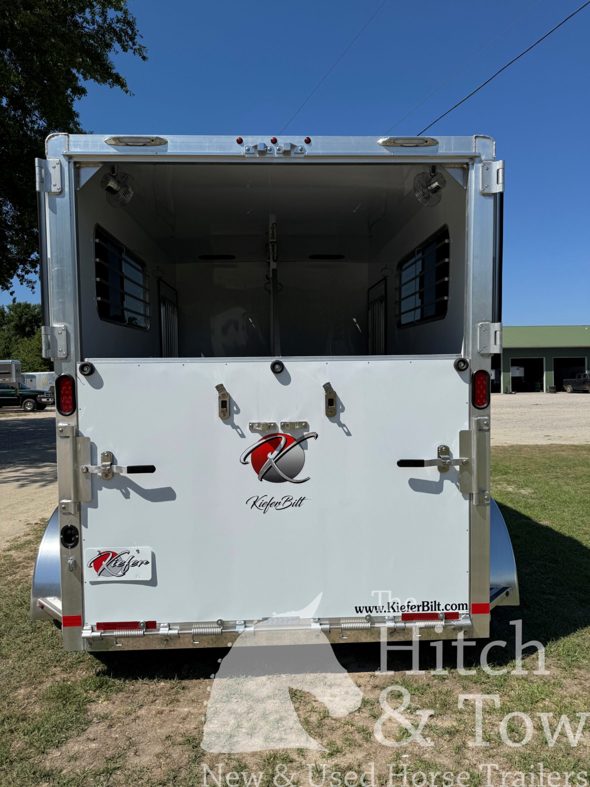 2026 KIEFERBILT KRUISER 2 HORSE BUMPER PULL W/ DRESSING ROOM $21,500