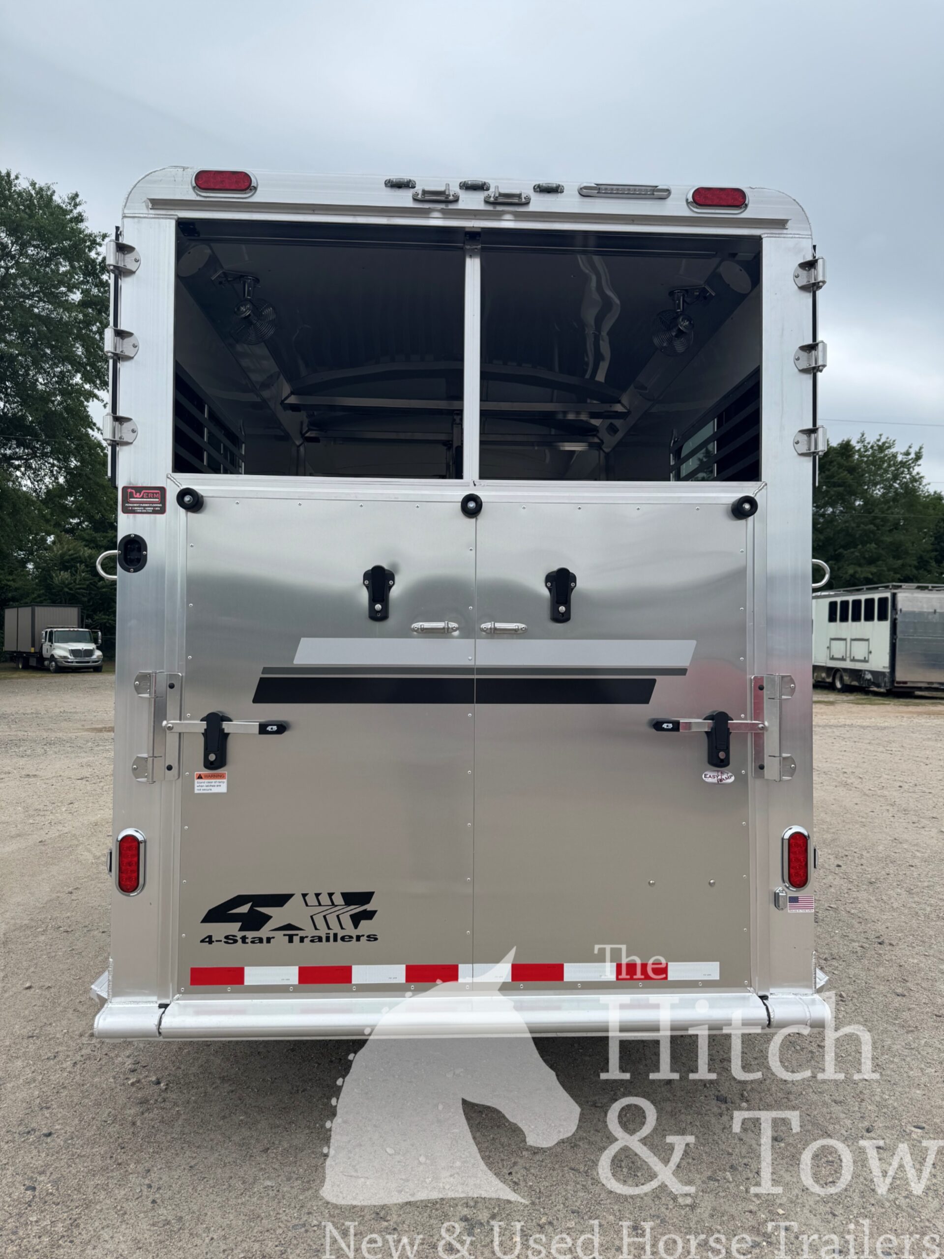 2027 4 STAR 2+1 W/ ROLLING DIVIDER, WERM, 5′ DRESSING ROOM & MORE!! $66,900