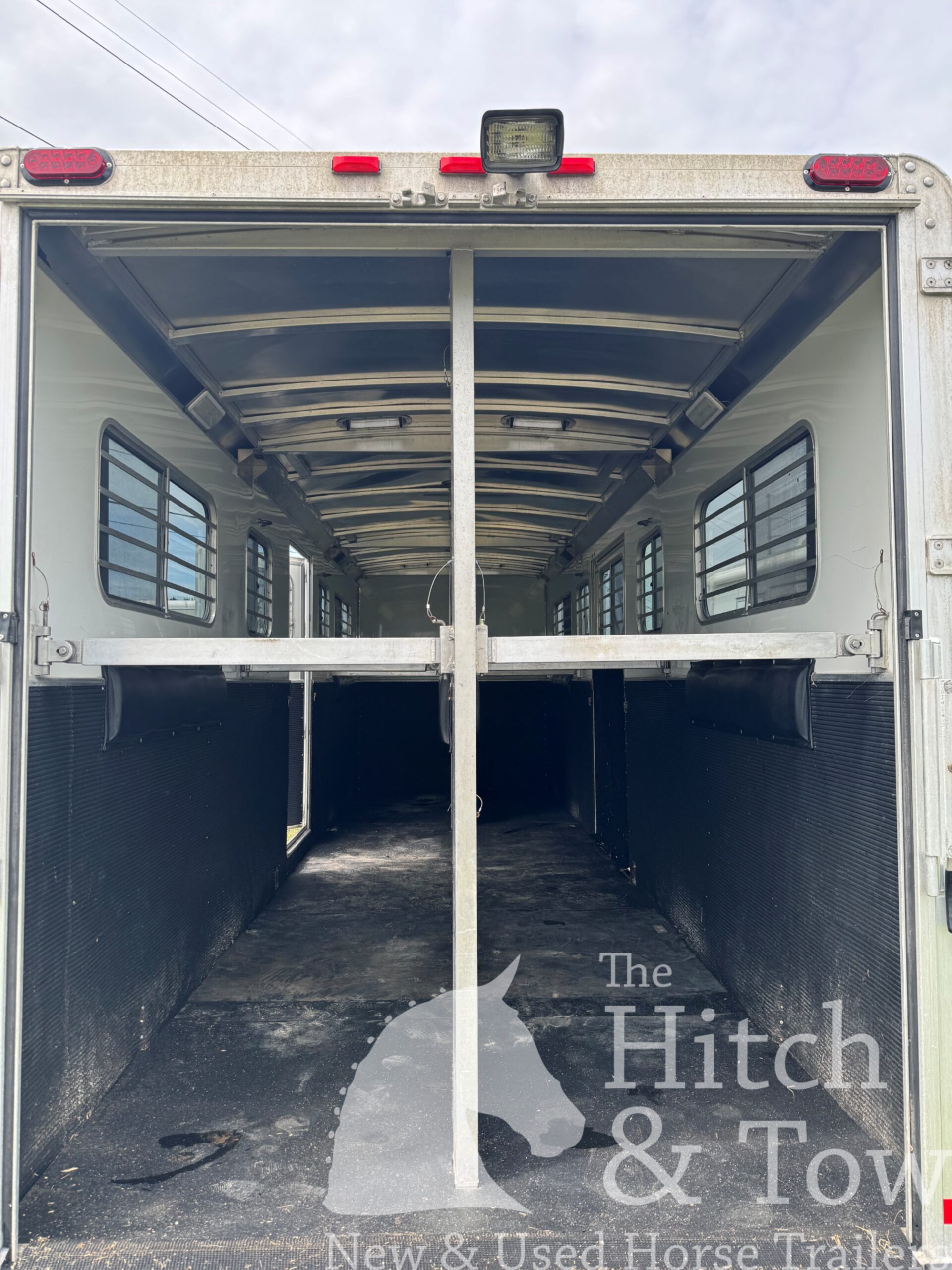 2017 Elite Trailer 4 HORSE HEAD TO HEAD $54,900