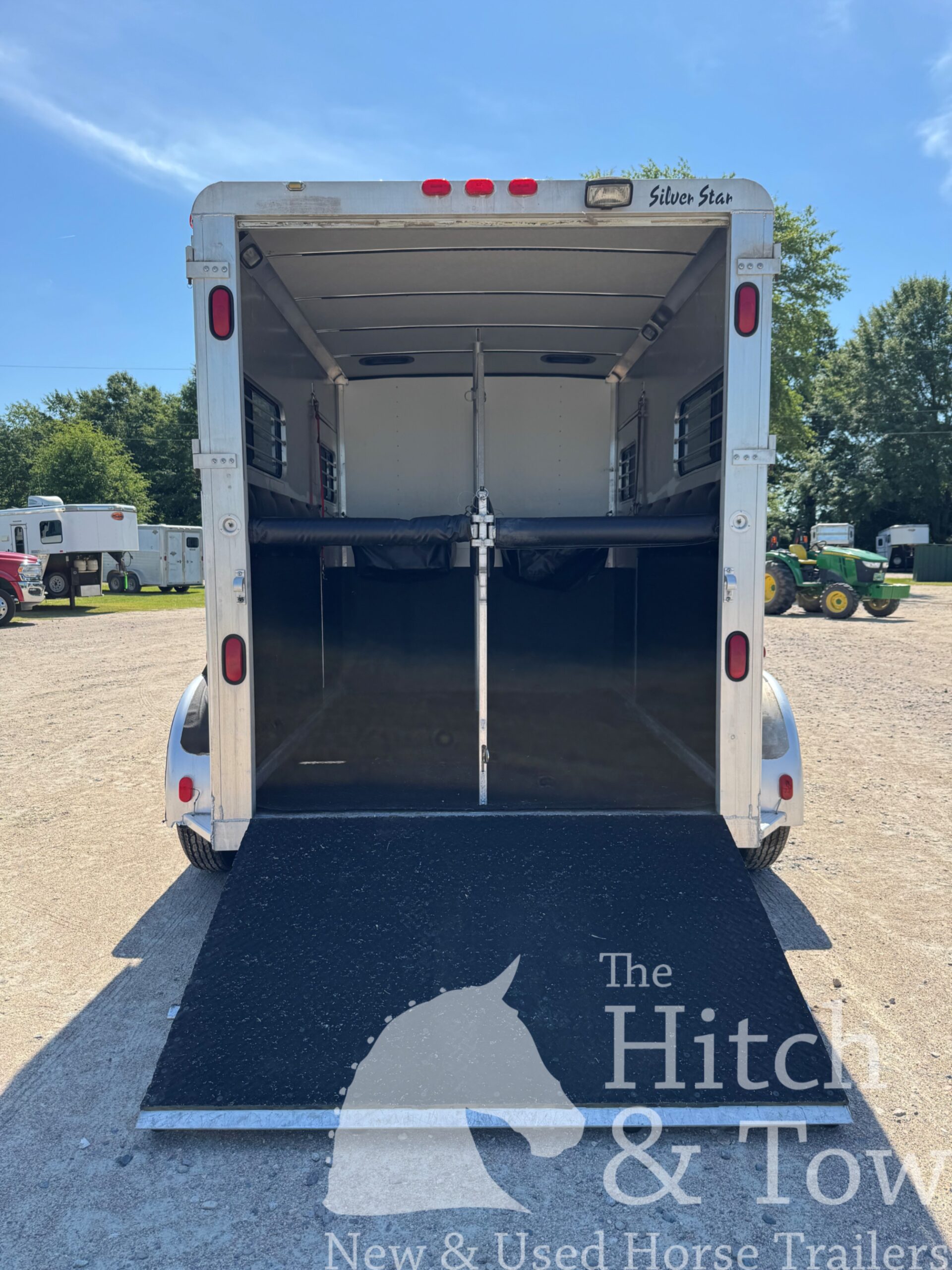 1999 SILVER STAR 2 HORSE BUMPER PULL W/ DRESSING ROOM $9,500