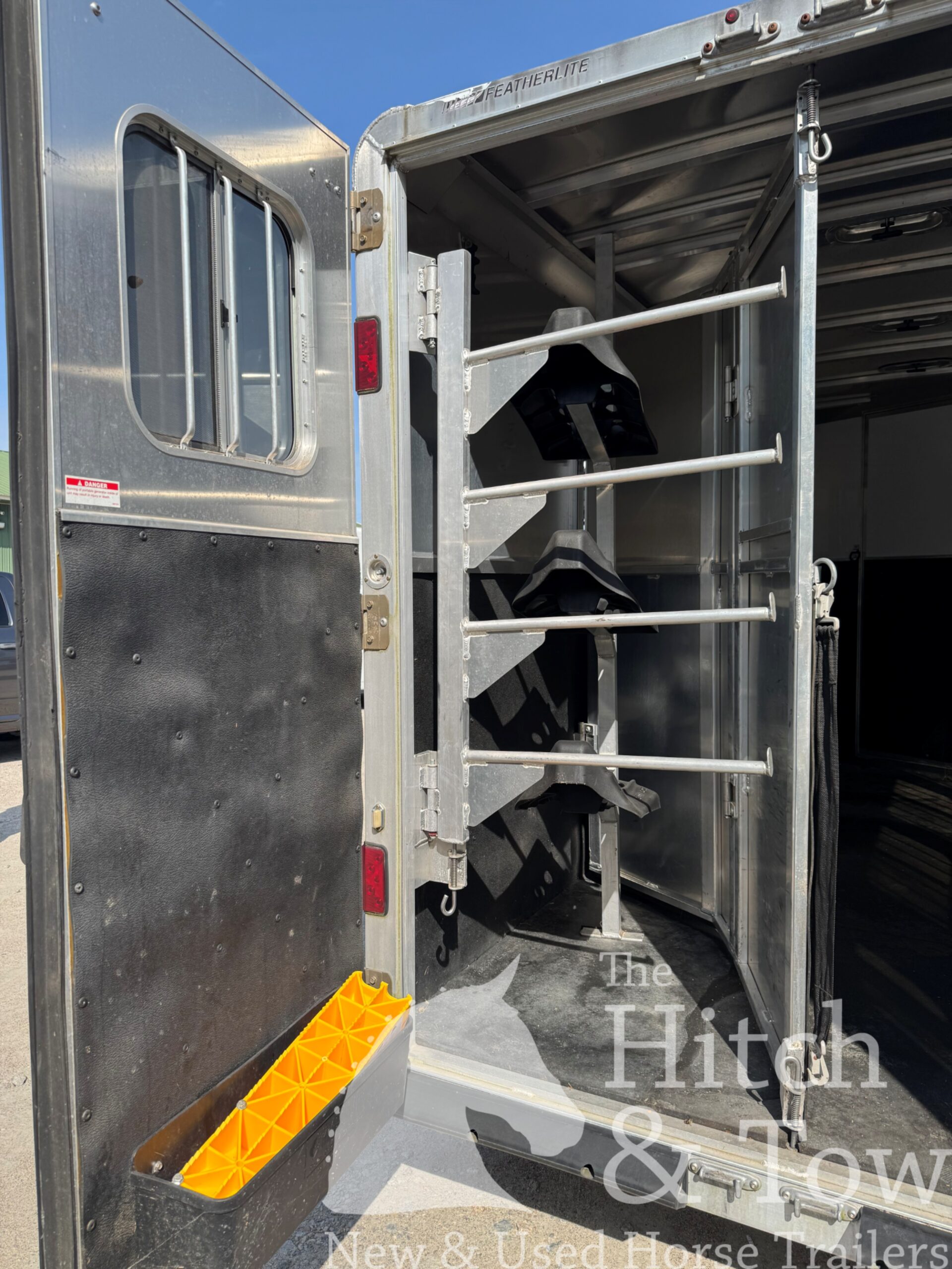 2013 FEATHERLITE 3 HORSE W/ WEEKENDER! $22,500