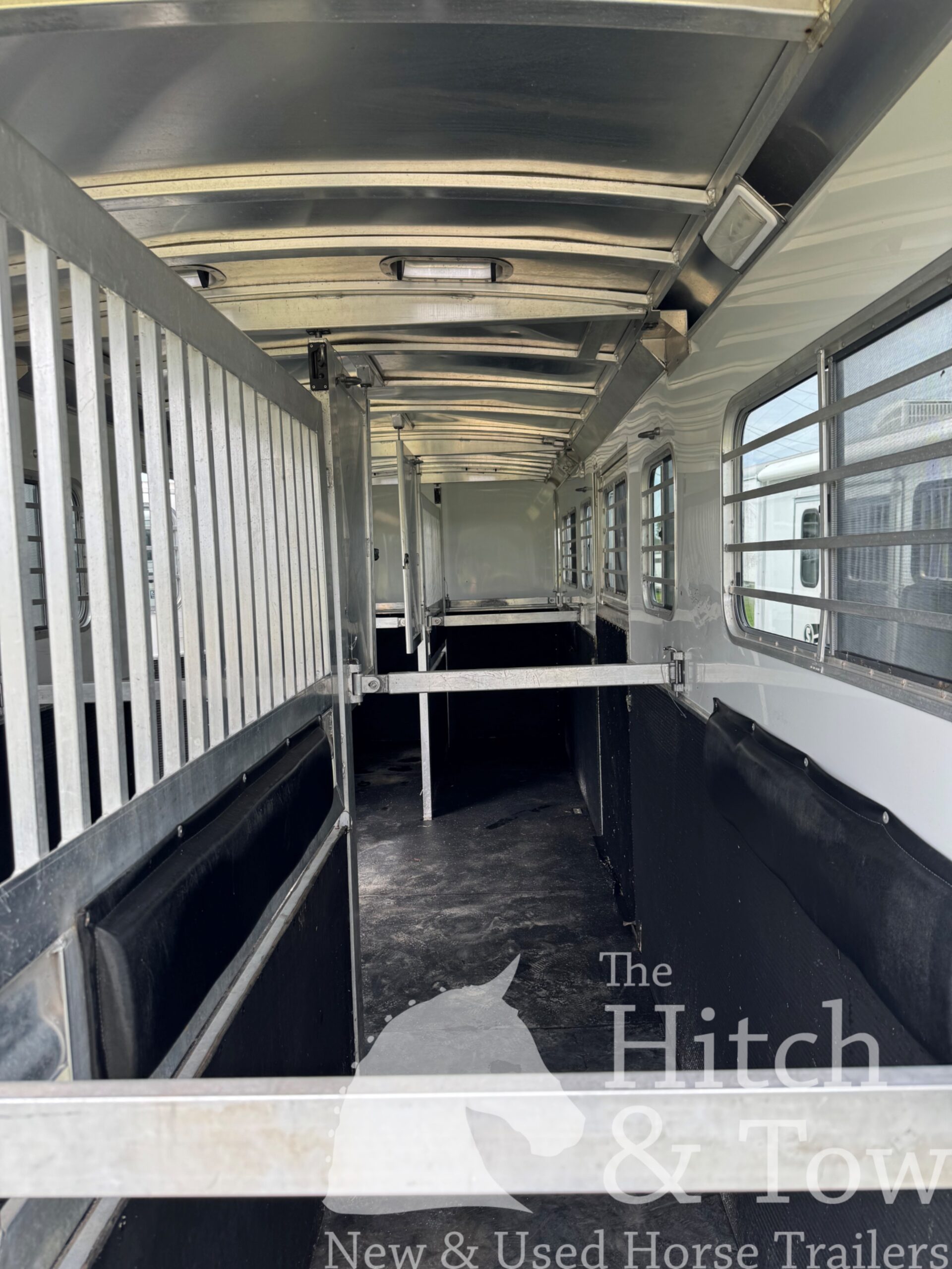 2017 Elite Trailer 4 HORSE HEAD TO HEAD $54,900