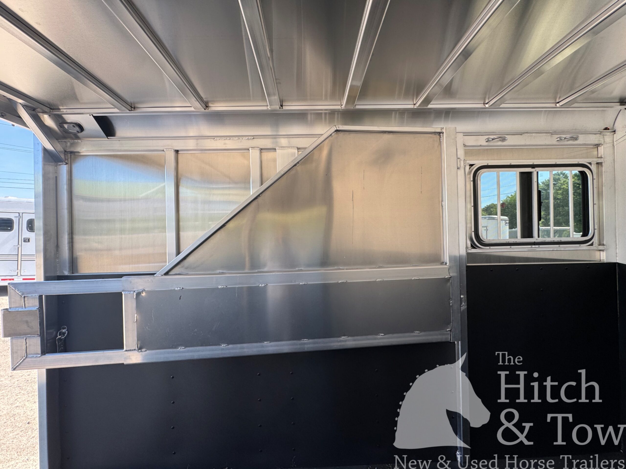 2026 ADAM 2 HORSE SLANT LOAD BUMPER PULL $15,900