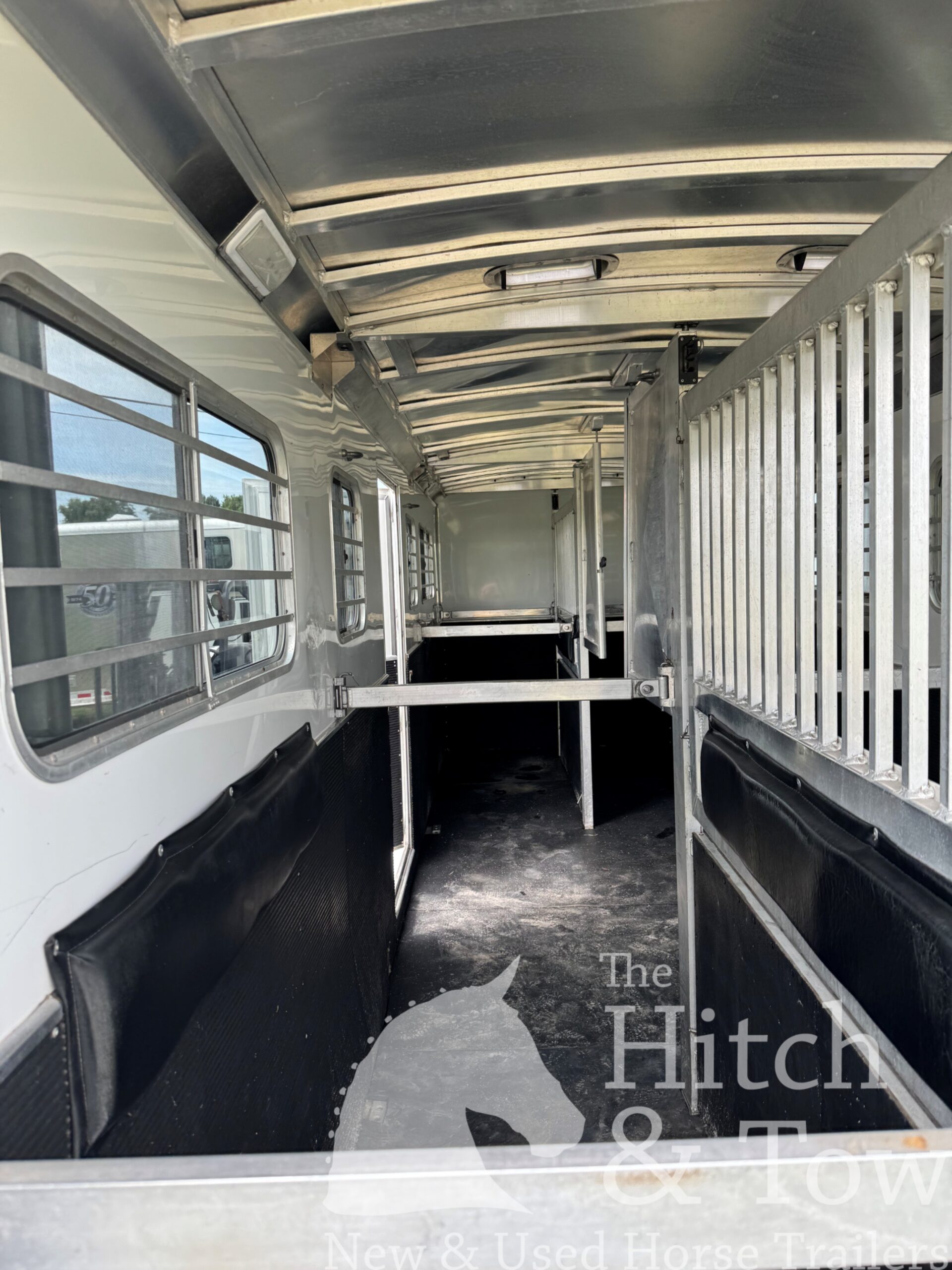 2017 Elite Trailer 4 HORSE HEAD TO HEAD $54,900