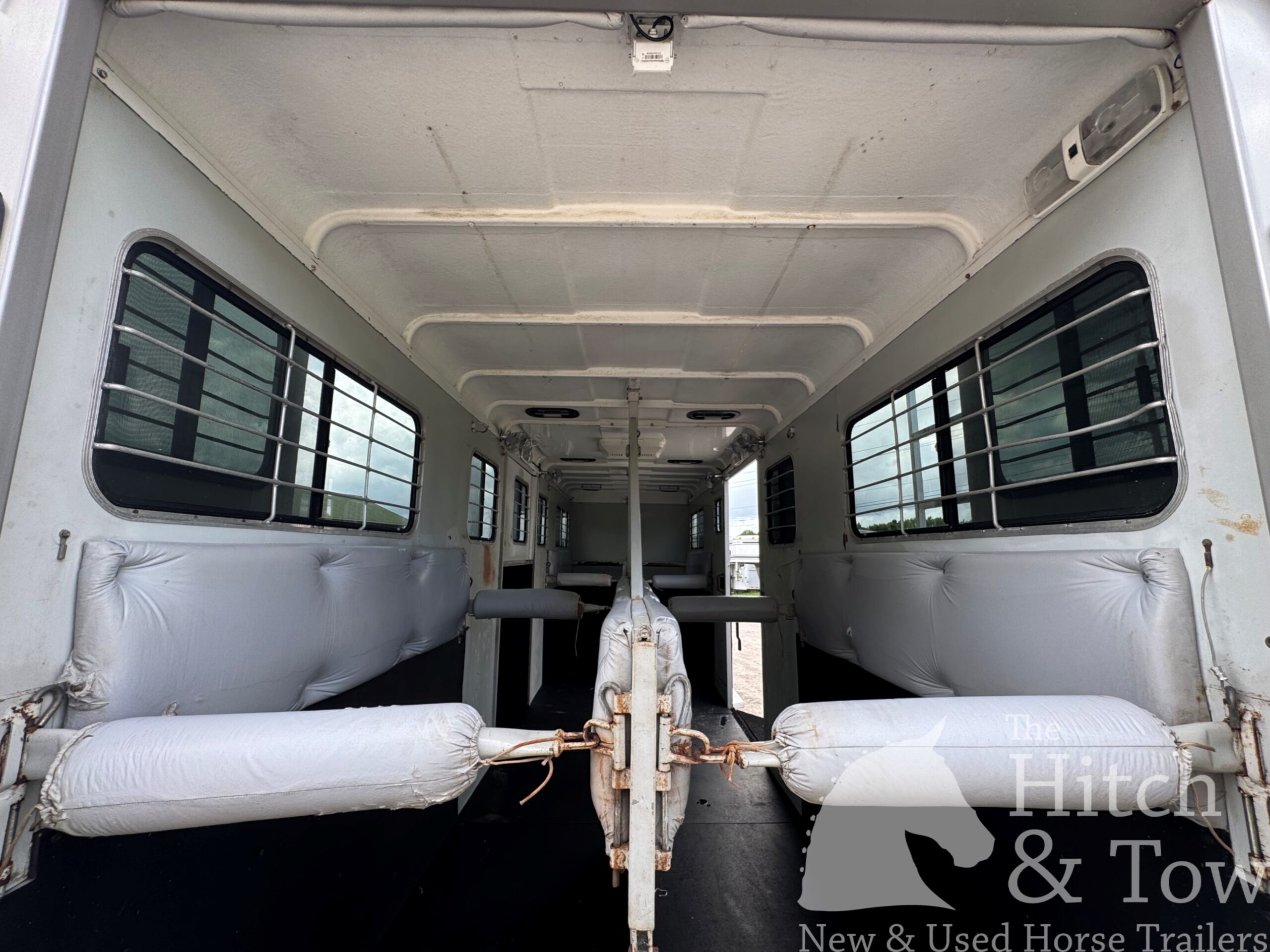 2005 EQUISPIRIT 4 HORSE HEAD TO HEAD TRAILER $18,900