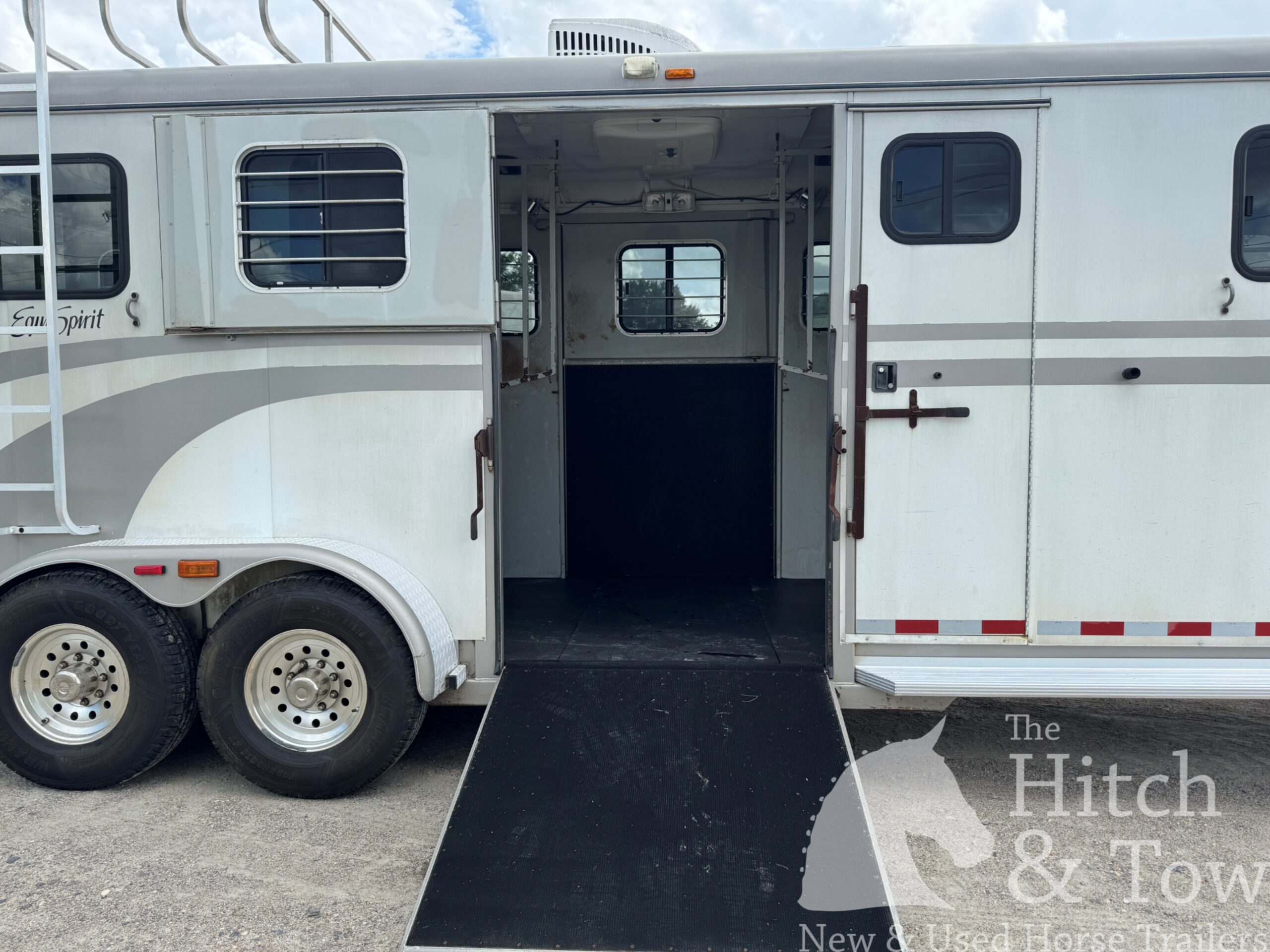 2005 EQUISPIRIT 4 HORSE HEAD TO HEAD TRAILER $18,900