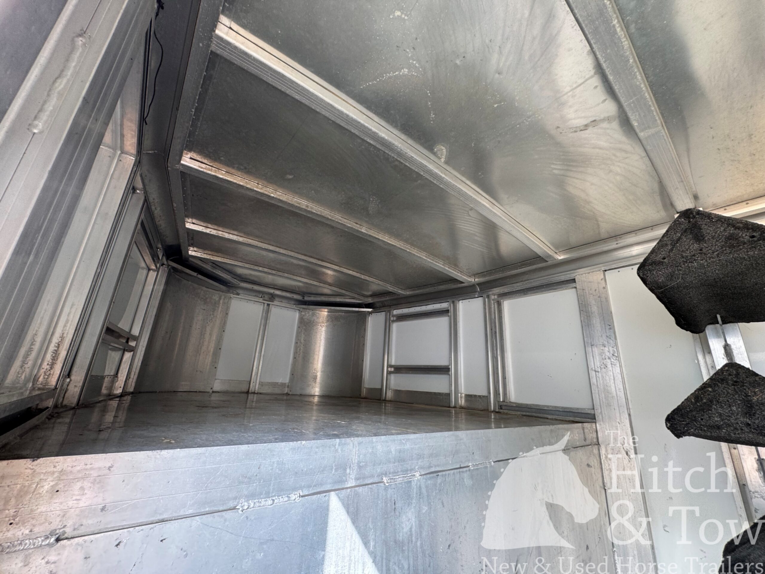 2002 EXISS 24′ STOCK COMBO GOOSENECK $15,900