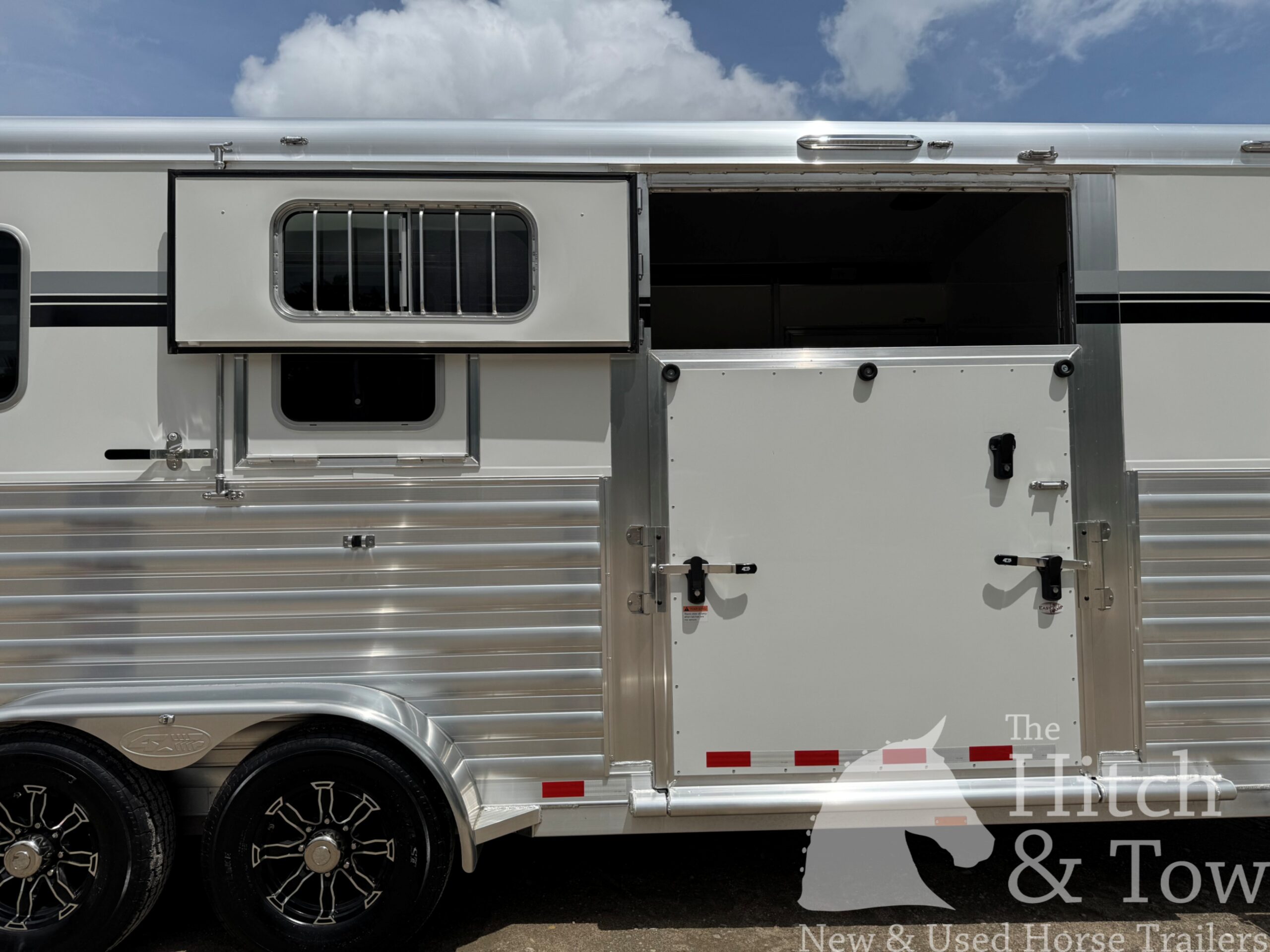 2026 4 STAR 2+1 W/ ROLLING DIVIDER, WERM, 5′ DRESSING ROOM & MORE!! $62,900
