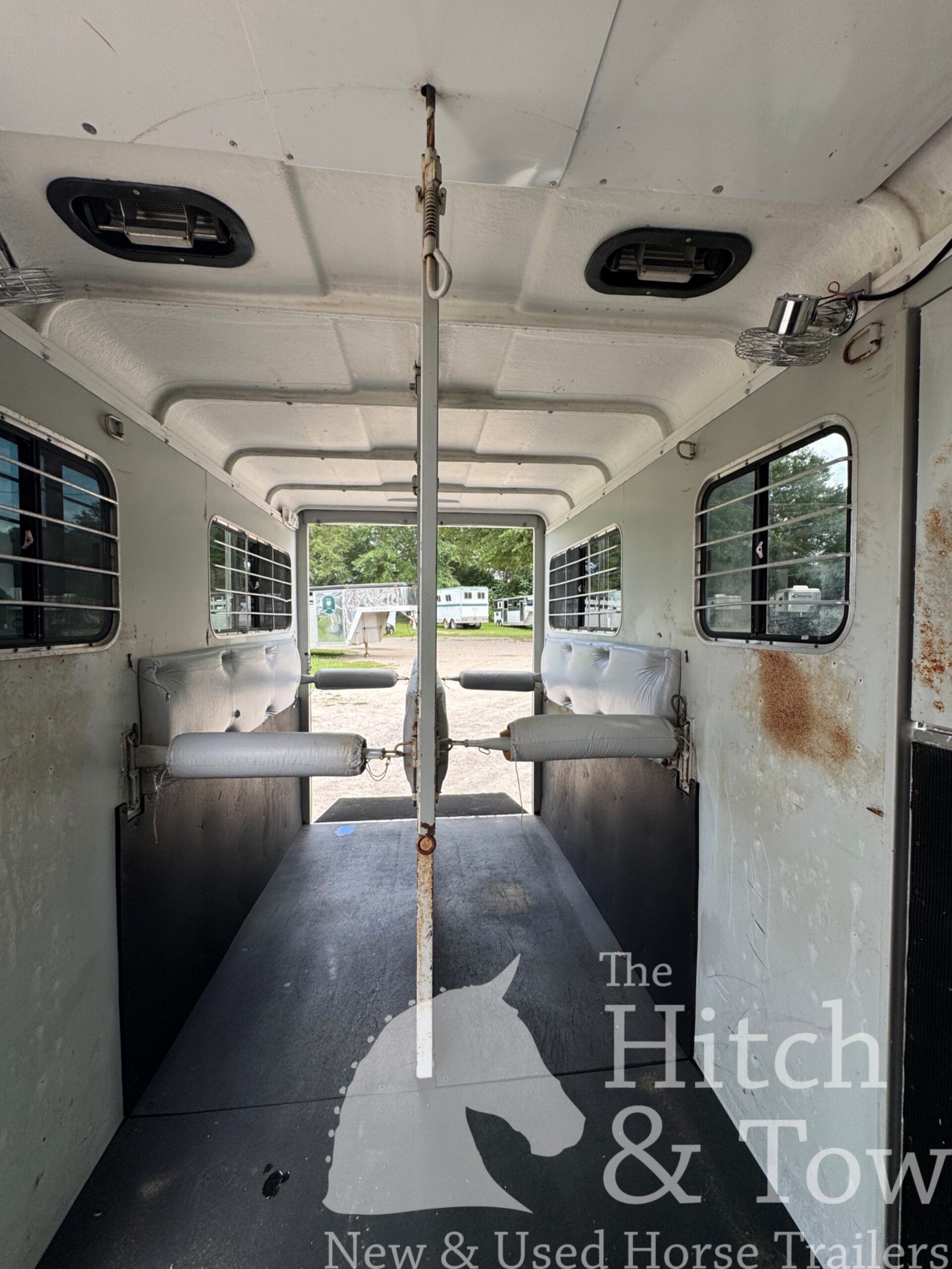2005 EQUISPIRIT 4 HORSE HEAD TO HEAD TRAILER $18,900