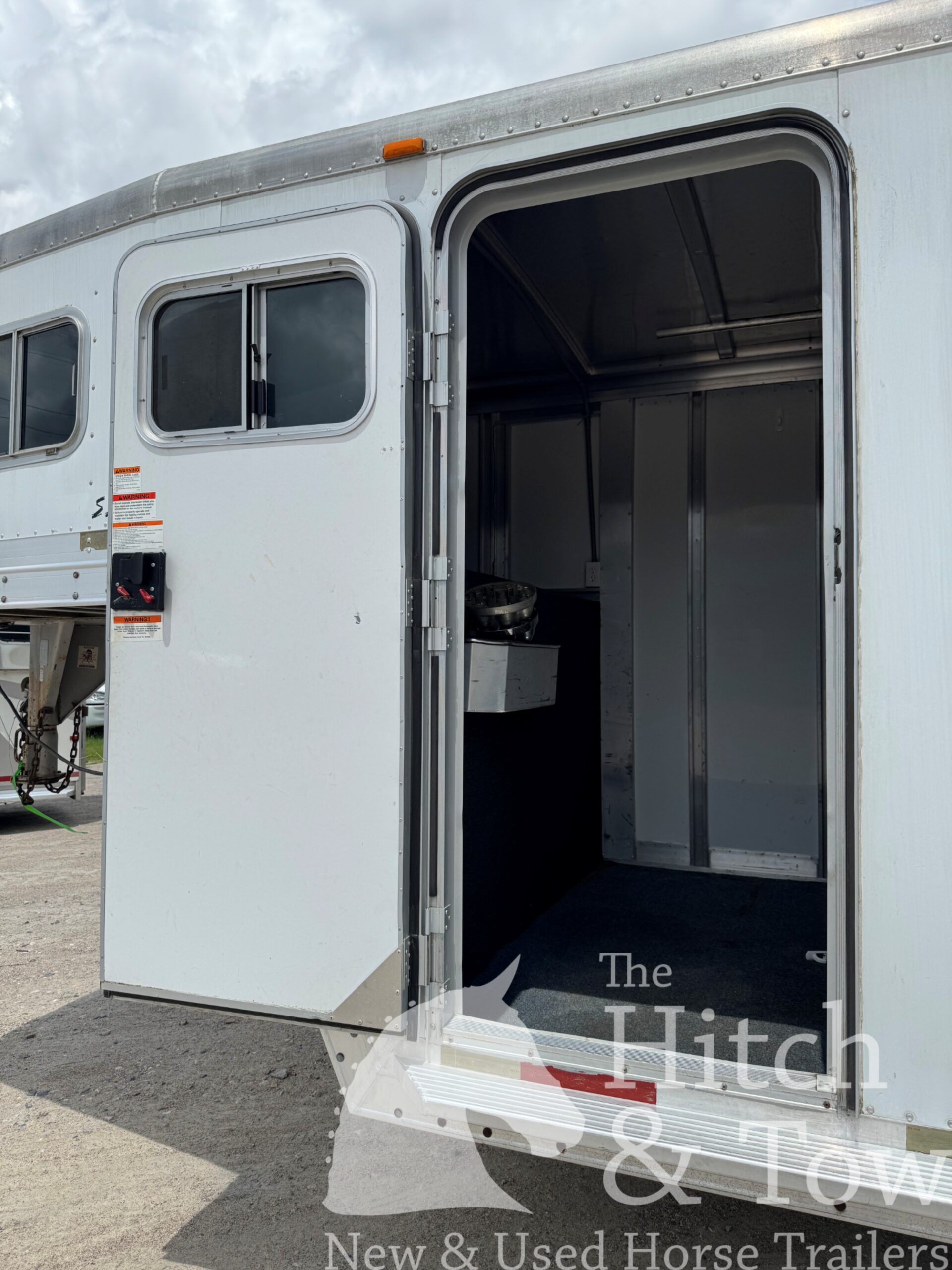 2001 EXISS 3 HORSE SLANT GOOSENECK TRAILER $10,900