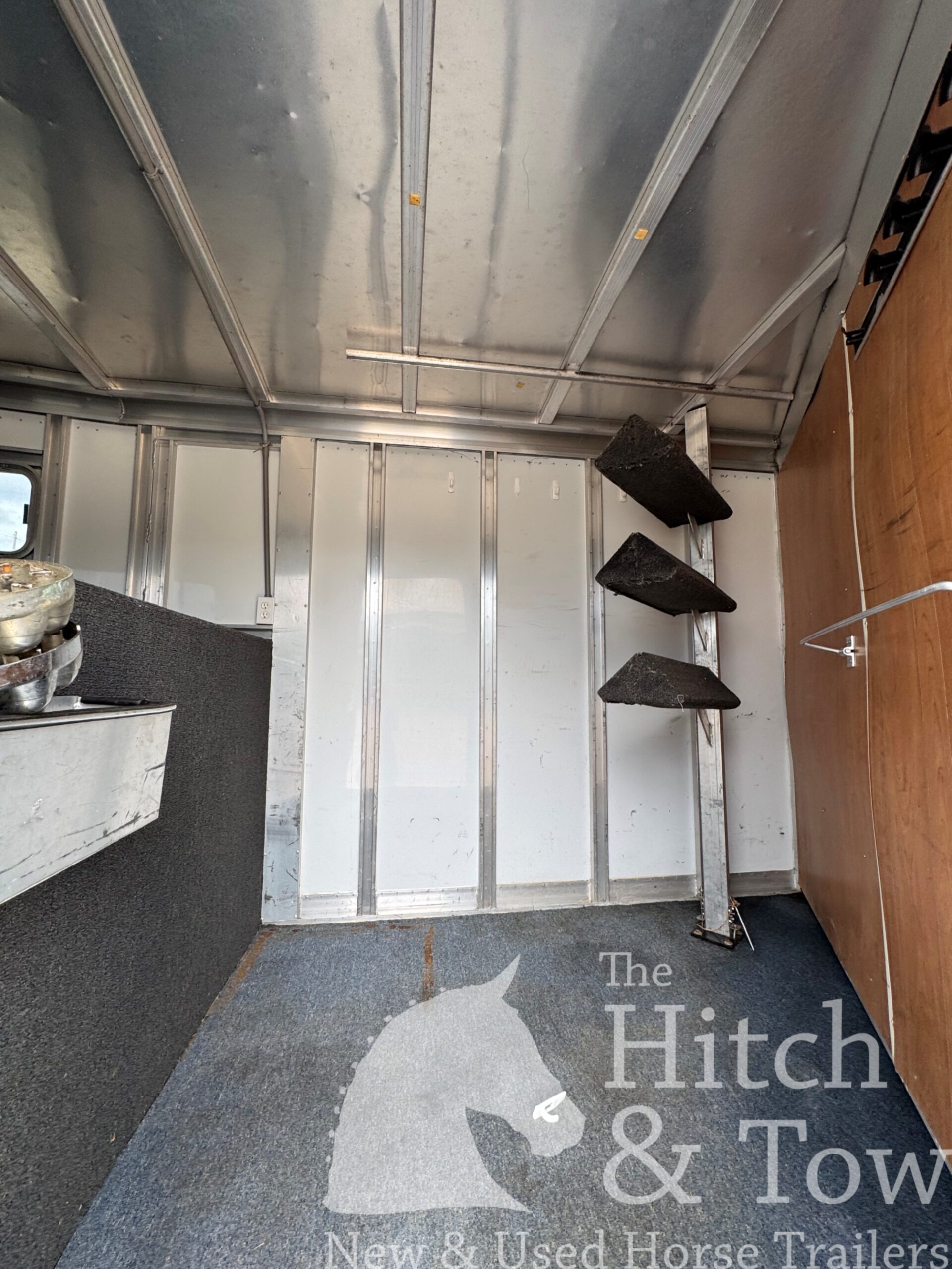2001 EXISS 3 HORSE SLANT GOOSENECK TRAILER $10,900