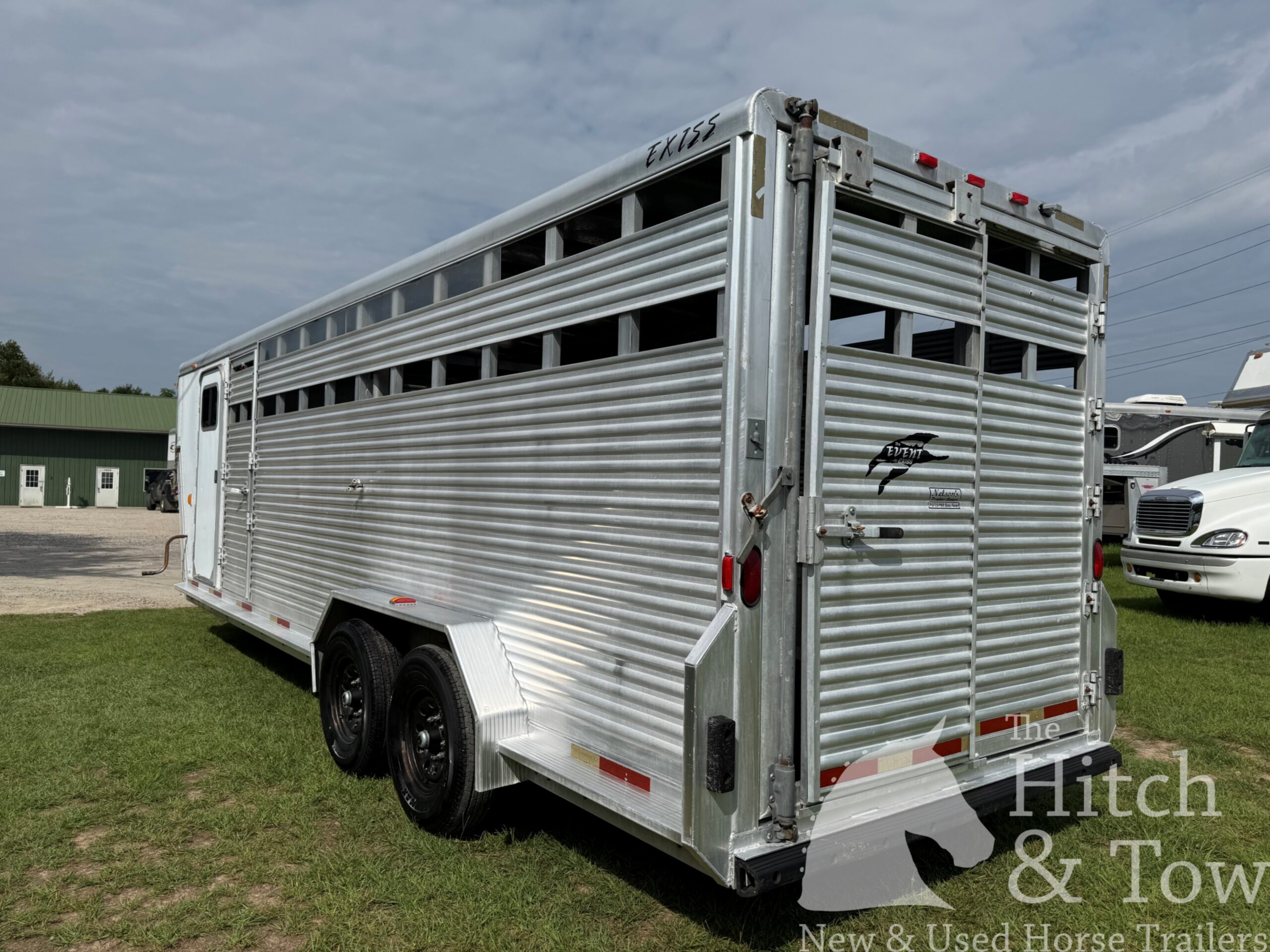 2002 EXISS 24′ STOCK COMBO GOOSENECK $15,900