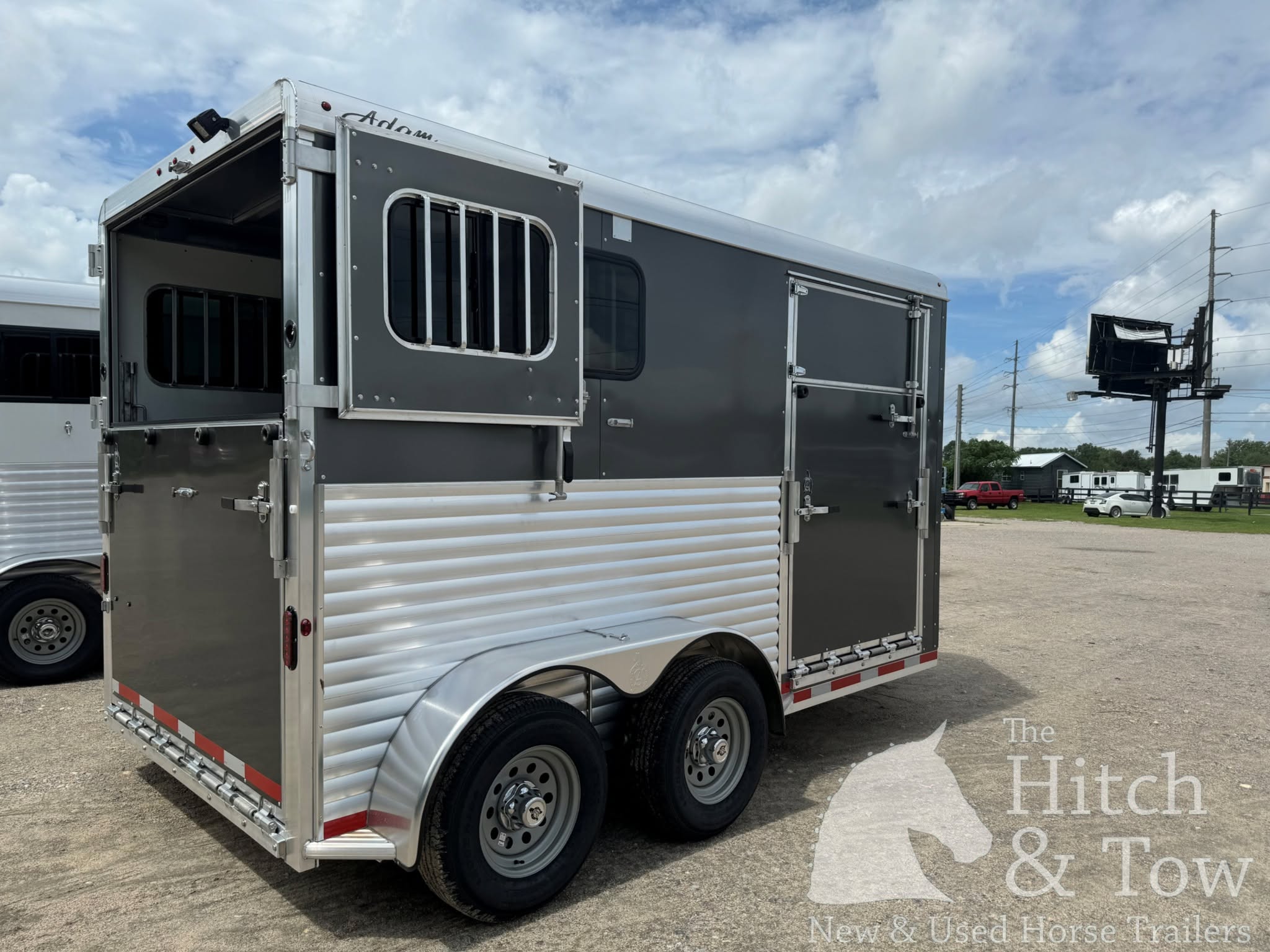 2027 ADAM JULITE 2 HORSE BUMPER PULL W/ SIDE RAMP $22,500