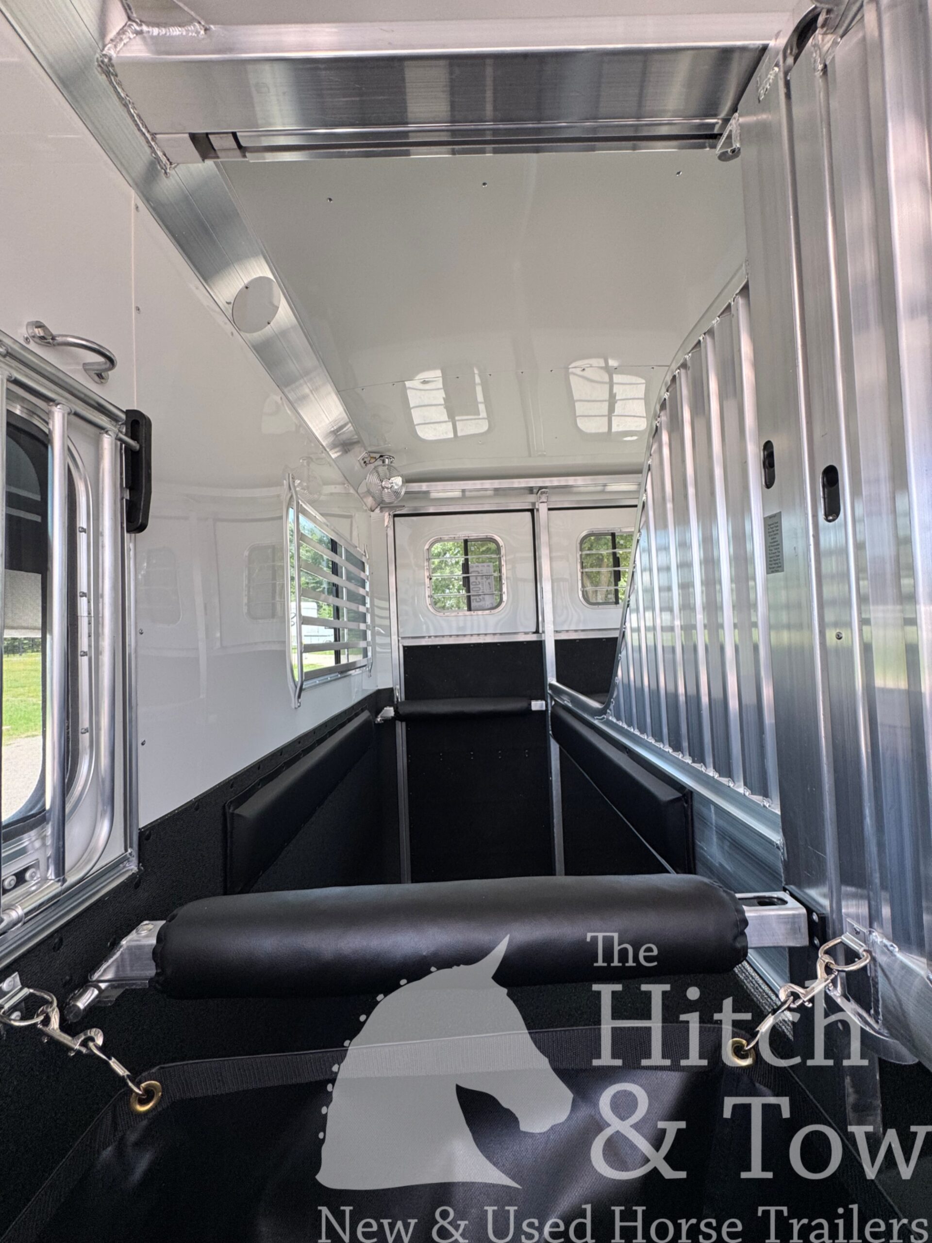2027 4 STAR 2+1 W/ ROLLING DIVIDER, WERM, 5′ DRESSING ROOM & MORE!! $64,900