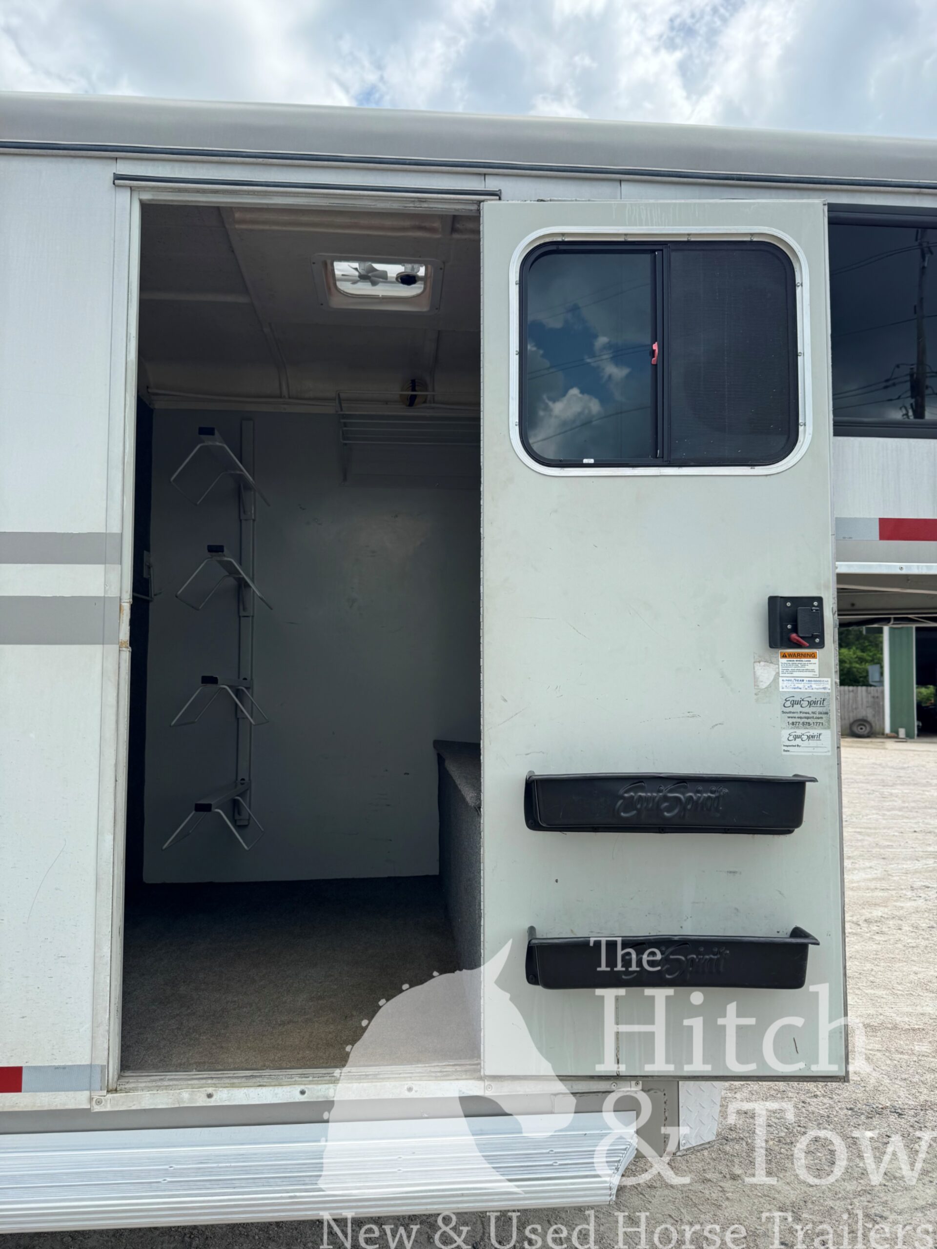 2005 EQUISPIRIT 4 HORSE HEAD TO HEAD TRAILER $18,900