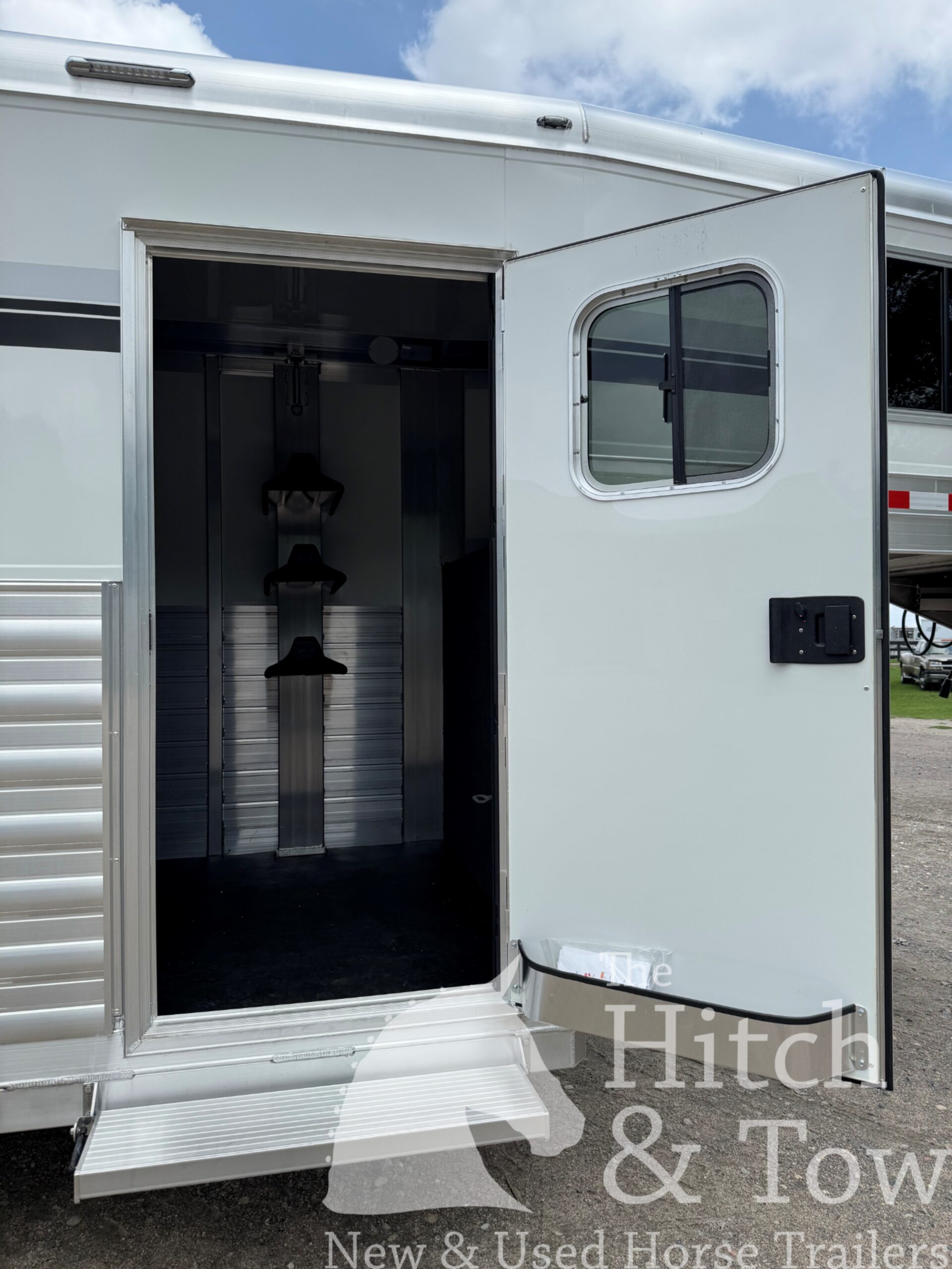 2026 4 STAR 2+1 W/ ROLLING DIVIDER, WERM, 5′ DRESSING ROOM & MORE!! $62,900