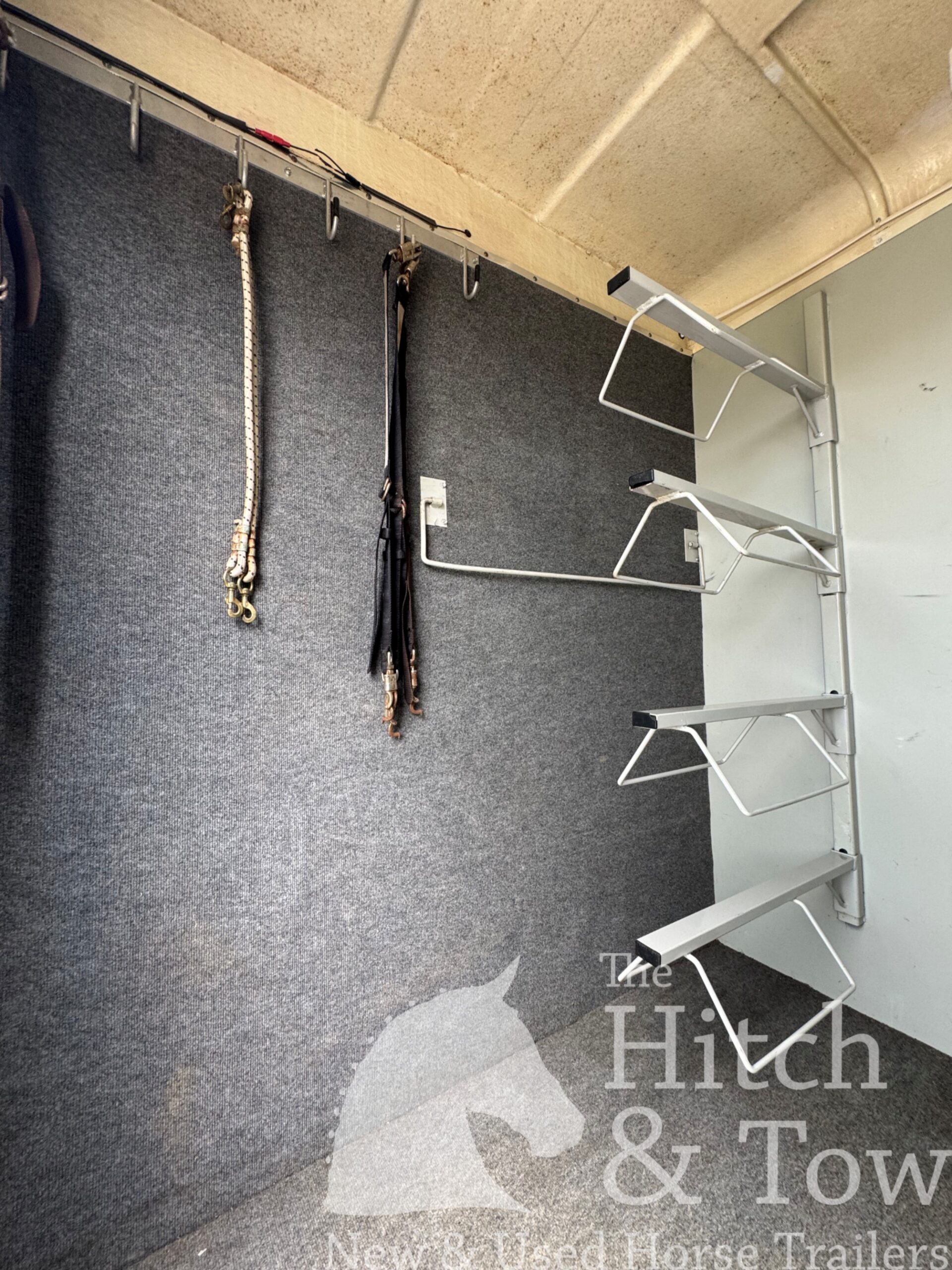 2005 EQUISPIRIT 4 HORSE HEAD TO HEAD TRAILER $18,900
