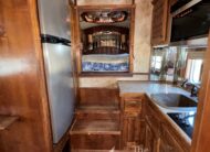 2006 ELITE 4 HORSE W/ 20′ LIVING QUARTERS, TONS OF UPGRADES, & TONS OF STORAGE!! $69,900