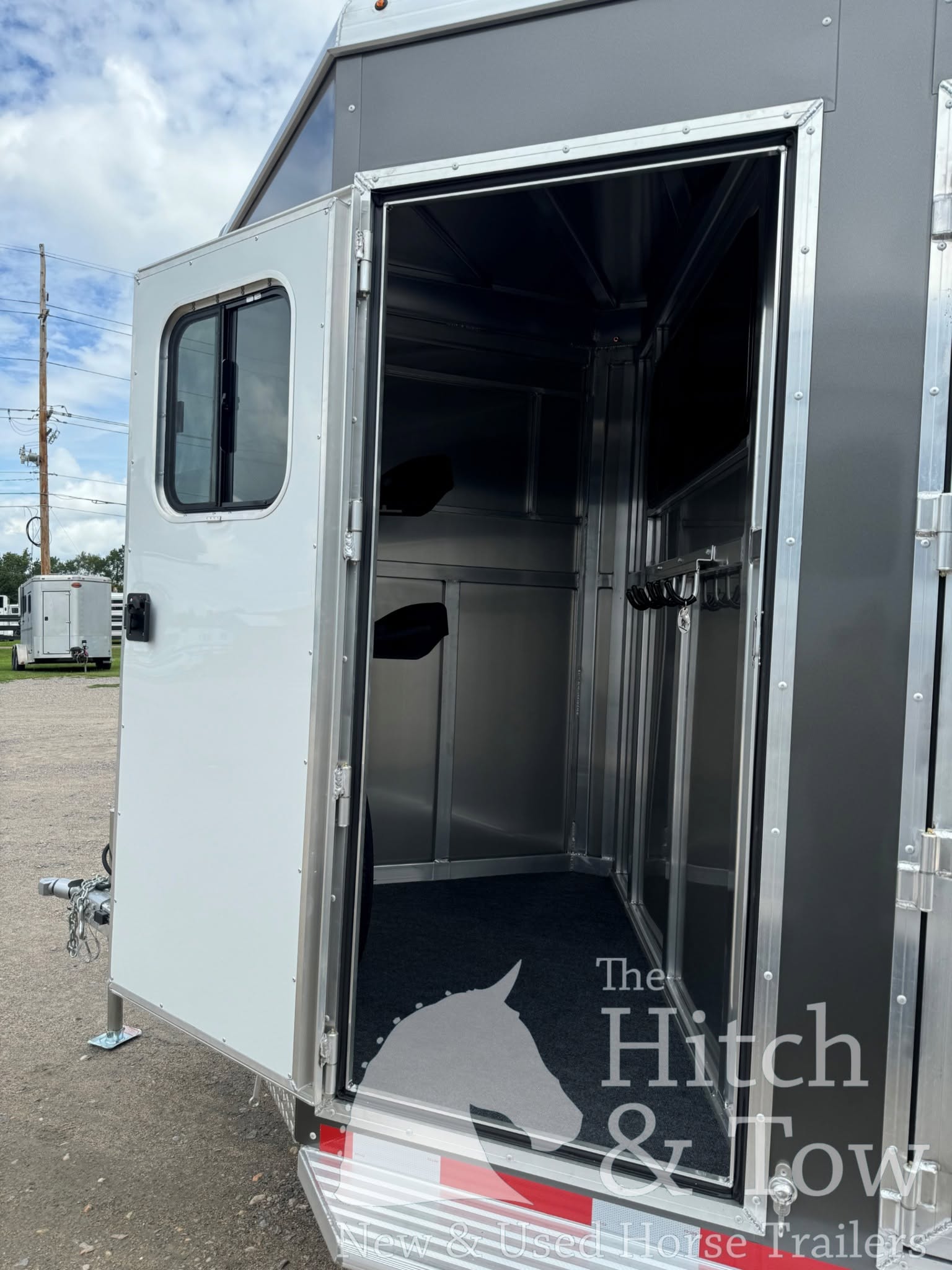 2027 ADAM JULITE 2 HORSE BUMPER PULL W/ SIDE RAMP $22,500