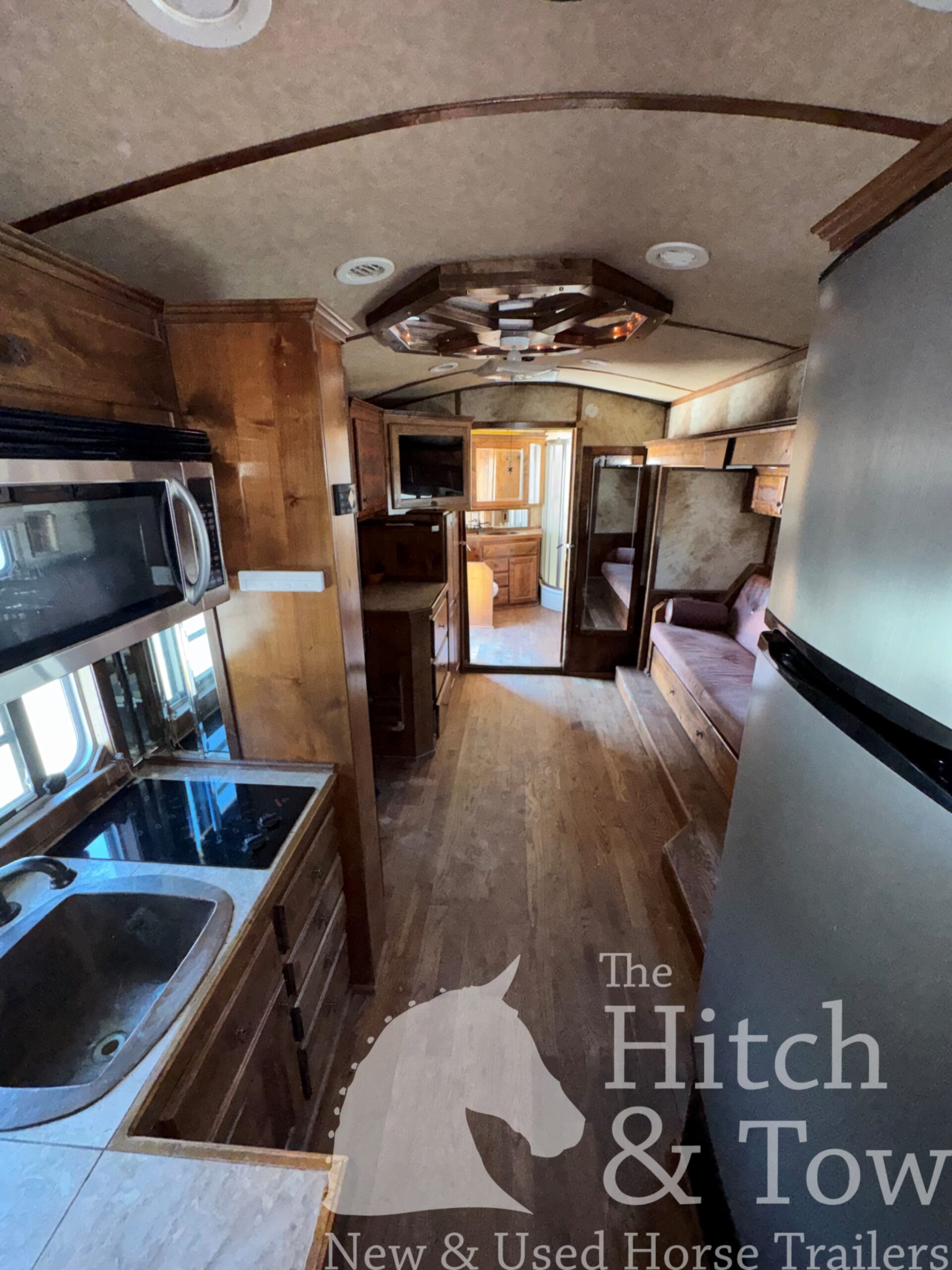 2006 ELITE 4 HORSE W/ 20′ LIVING QUARTERS, TONS OF UPGRADES, & TONS OF STORAGE!! $69,900