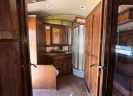2006 ELITE 4 HORSE W/ 20′ LIVING QUARTERS, TONS OF UPGRADES, & TONS OF STORAGE!! $69,900