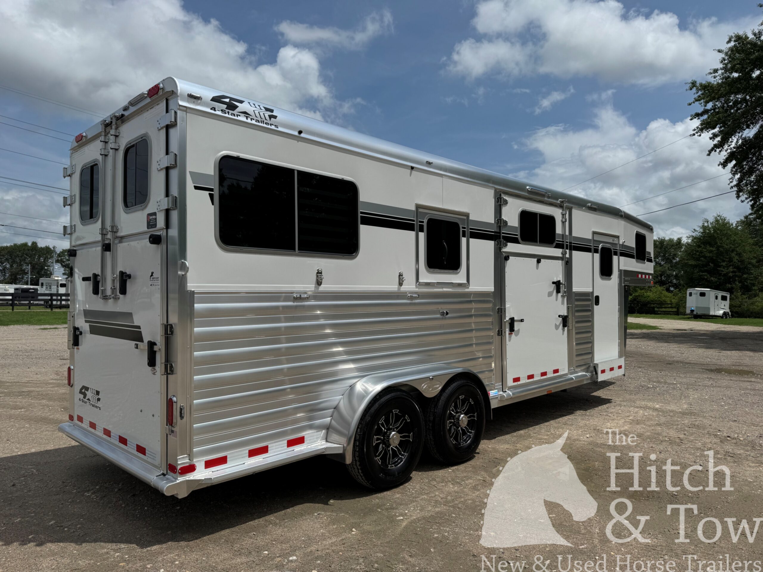 2026 4 STAR 2+1 W/ ROLLING DIVIDER, WERM, 5′ DRESSING ROOM & MORE!! $62,900
