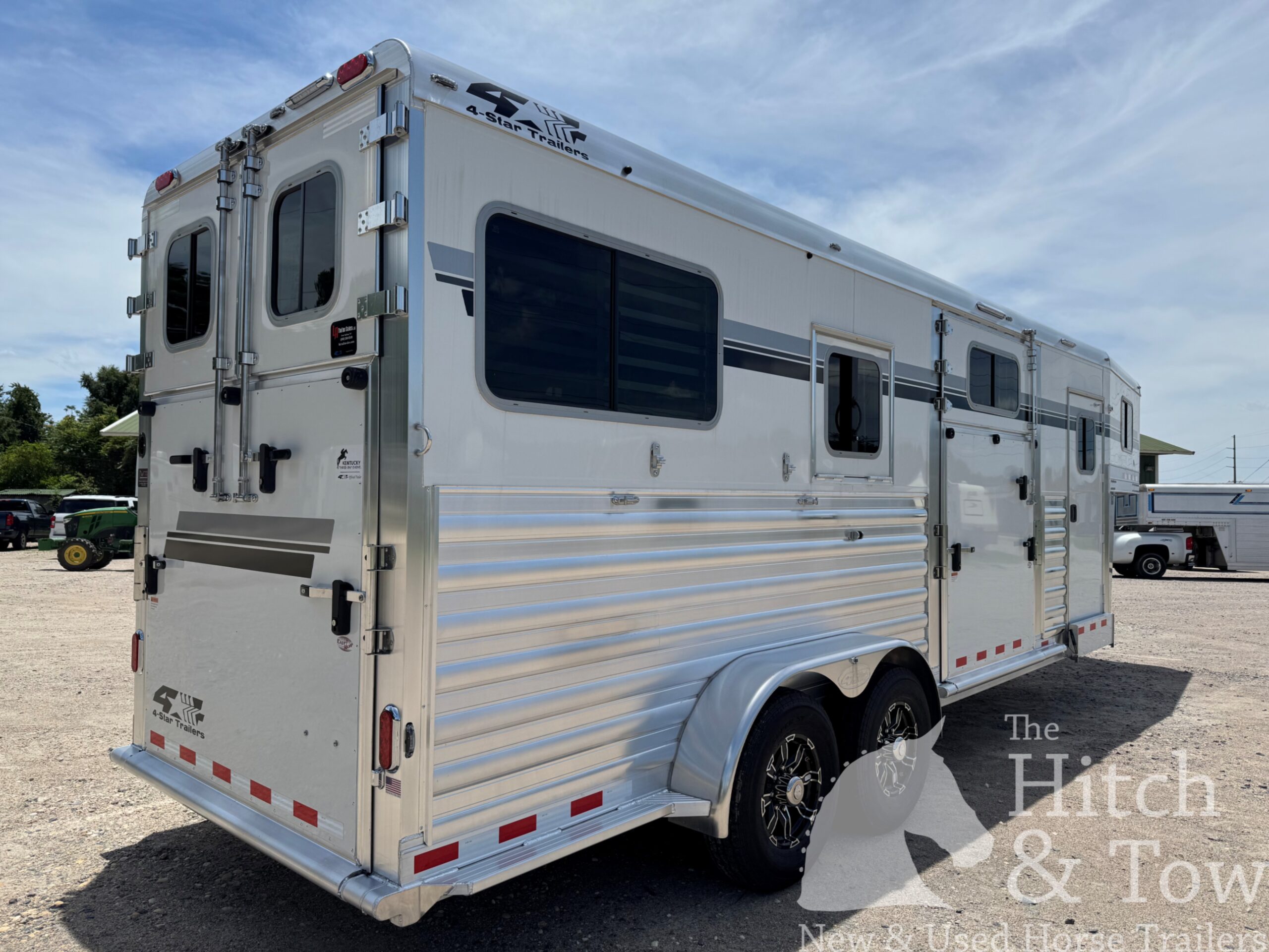 2027 4 STAR 2+1 W/ ROLLING DIVIDER, WERM, 5′ DRESSING ROOM & MORE!! $64,900
