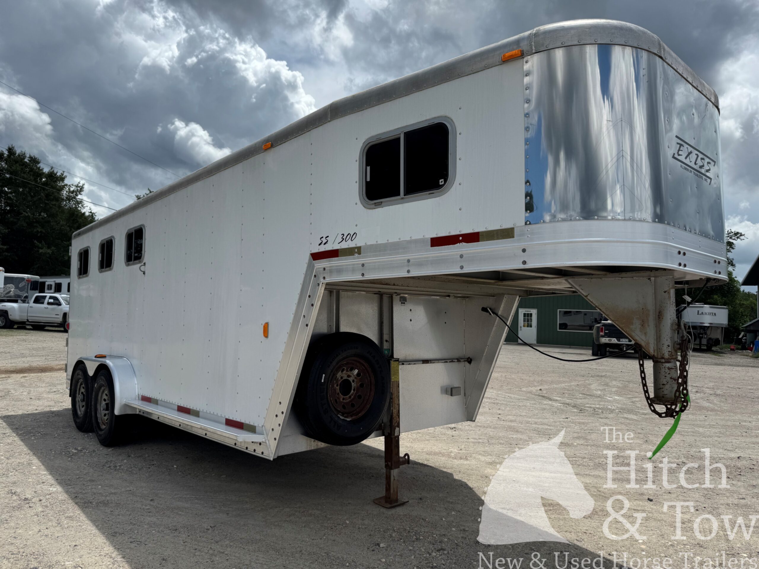 2001 EXISS 3 HORSE SLANT GOOSENECK TRAILER $10,900