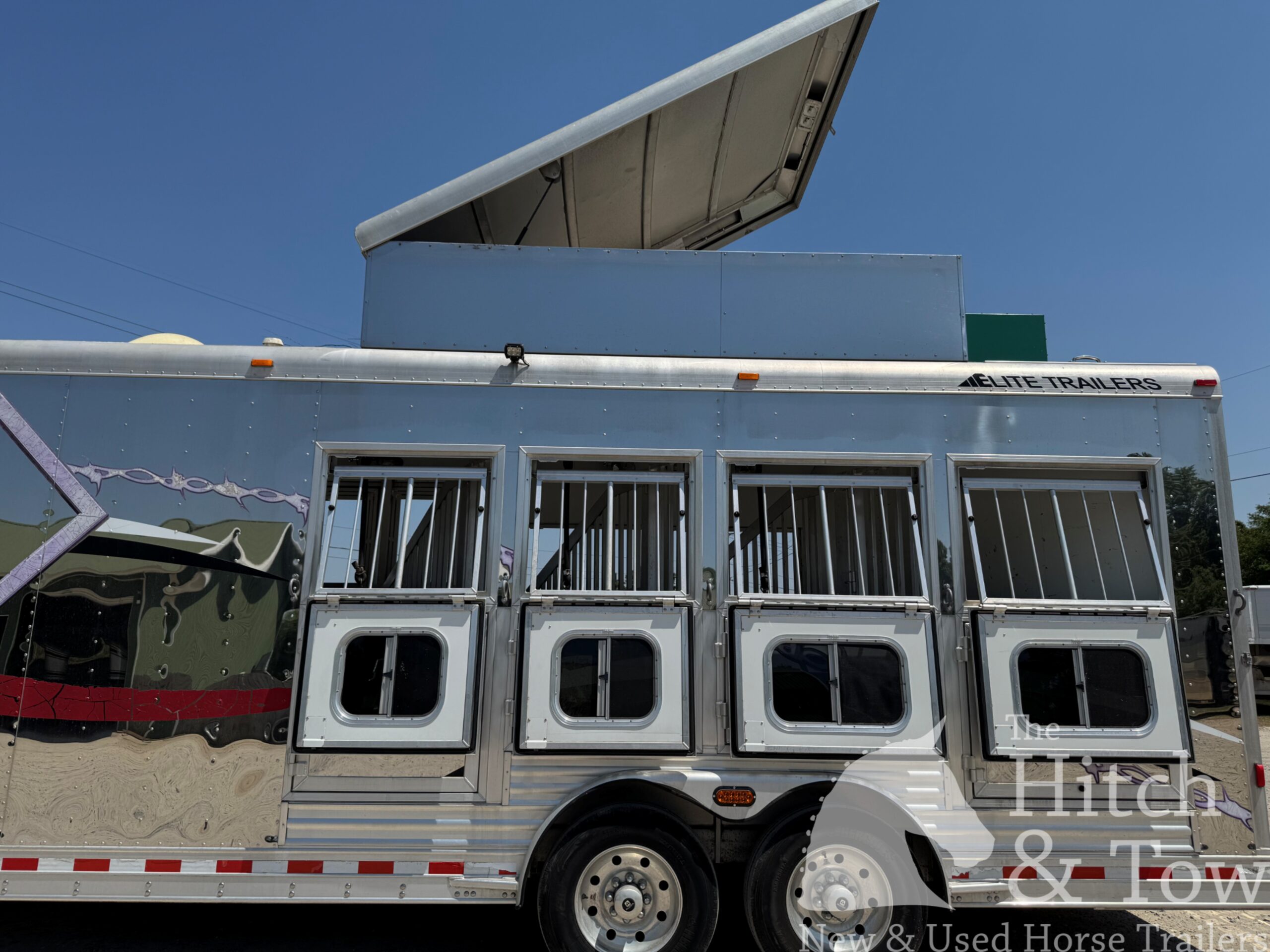 2006 ELITE 4 HORSE W/ 20′ LIVING QUARTERS, TONS OF UPGRADES, & TONS OF STORAGE!! $69,900