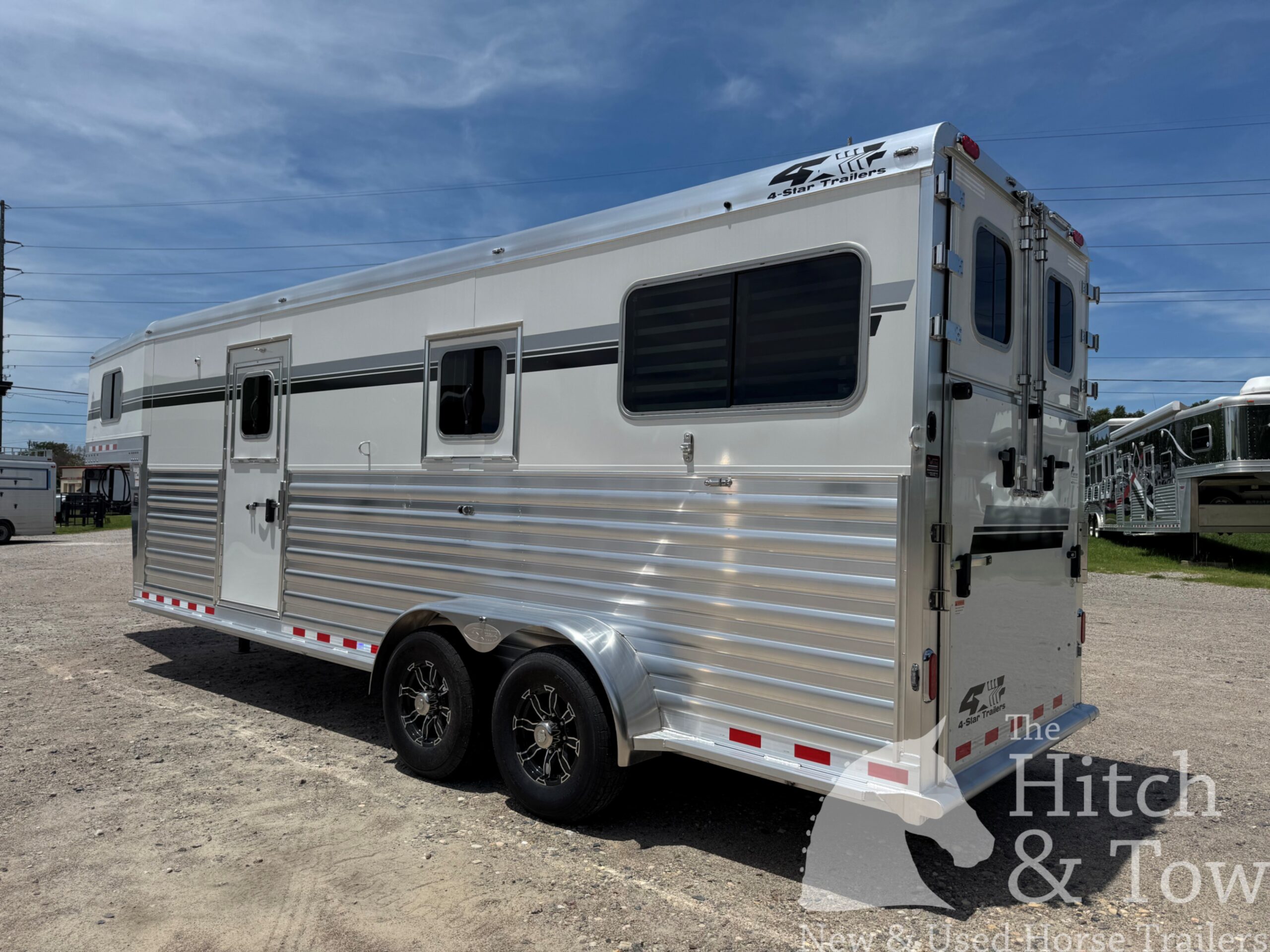 2027 4 STAR 2+1 W/ ROLLING DIVIDER, WERM, 5′ DRESSING ROOM & MORE!! $64,900