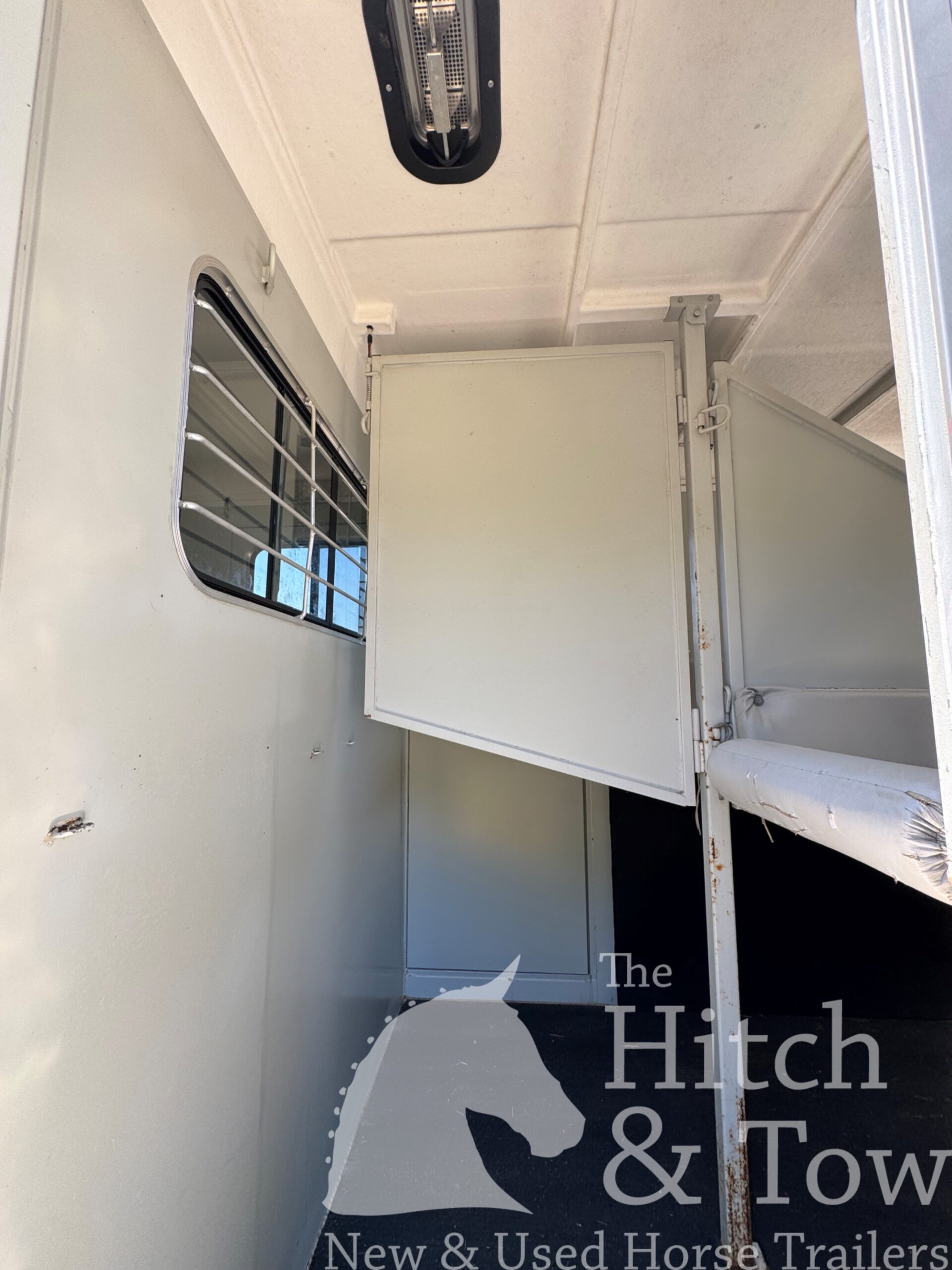 2012 HAWK 2 HORSE GOOSENECK $19,000