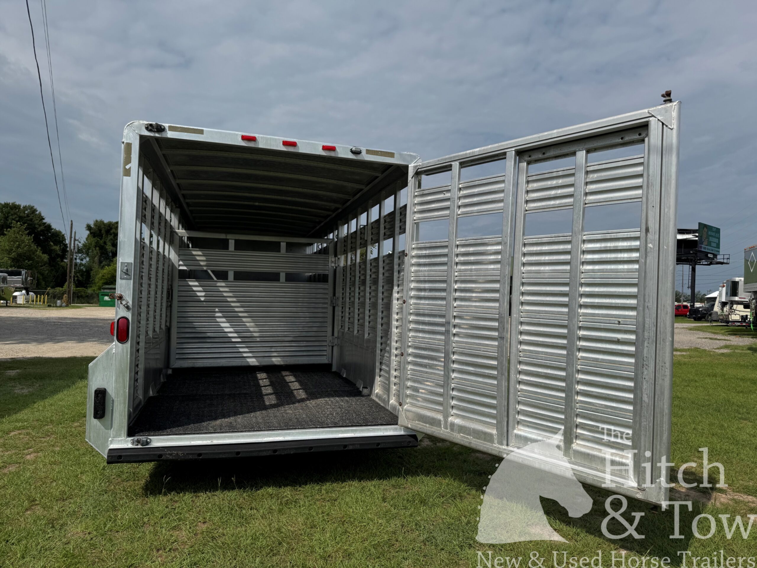 2002 EXISS 24′ STOCK COMBO GOOSENECK $15,900