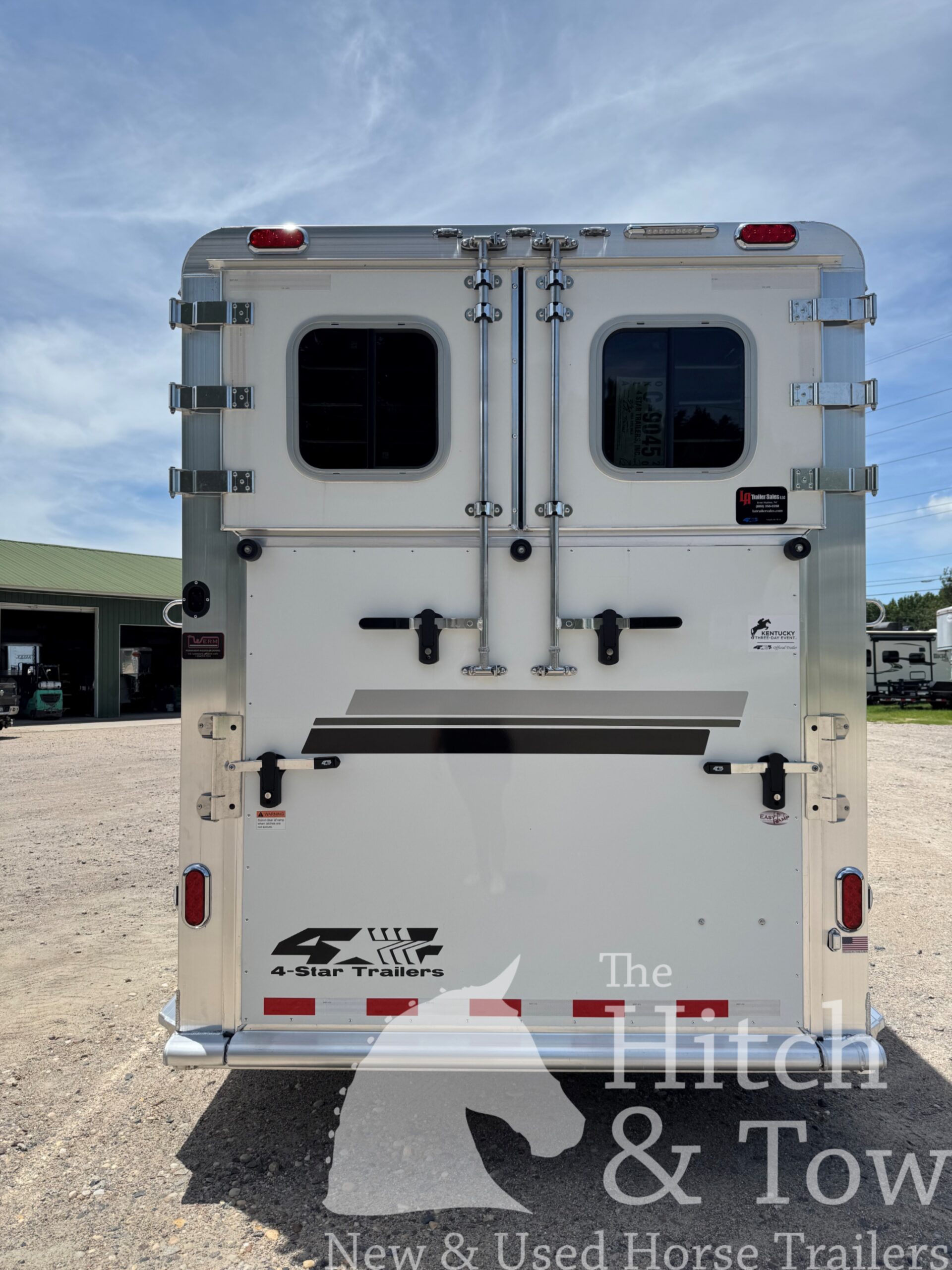 2027 4 STAR 2+1 W/ ROLLING DIVIDER, WERM, 5′ DRESSING ROOM & MORE!! $64,900