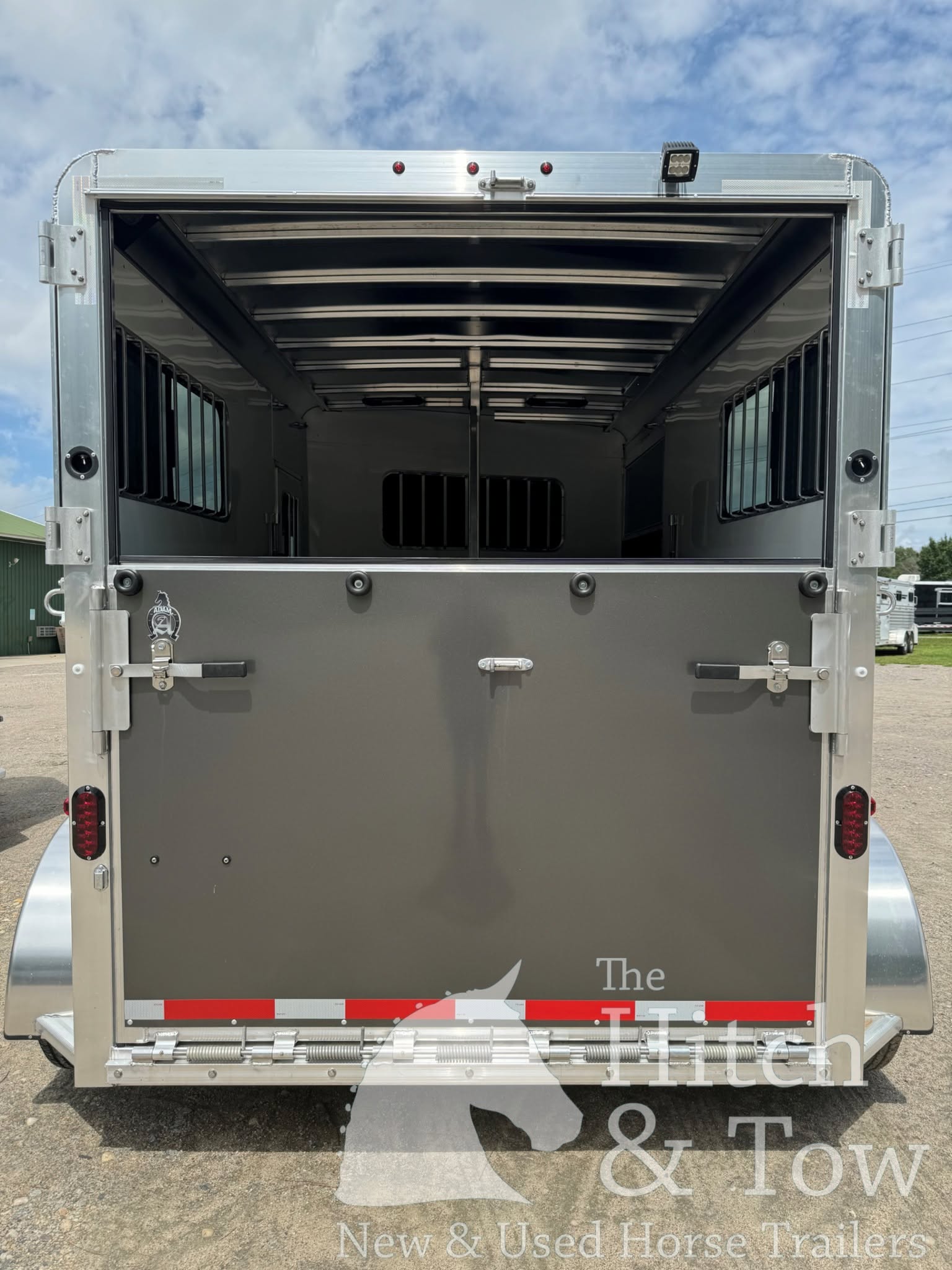 2027 ADAM JULITE 2 HORSE BUMPER PULL W/ SIDE RAMP $22,500